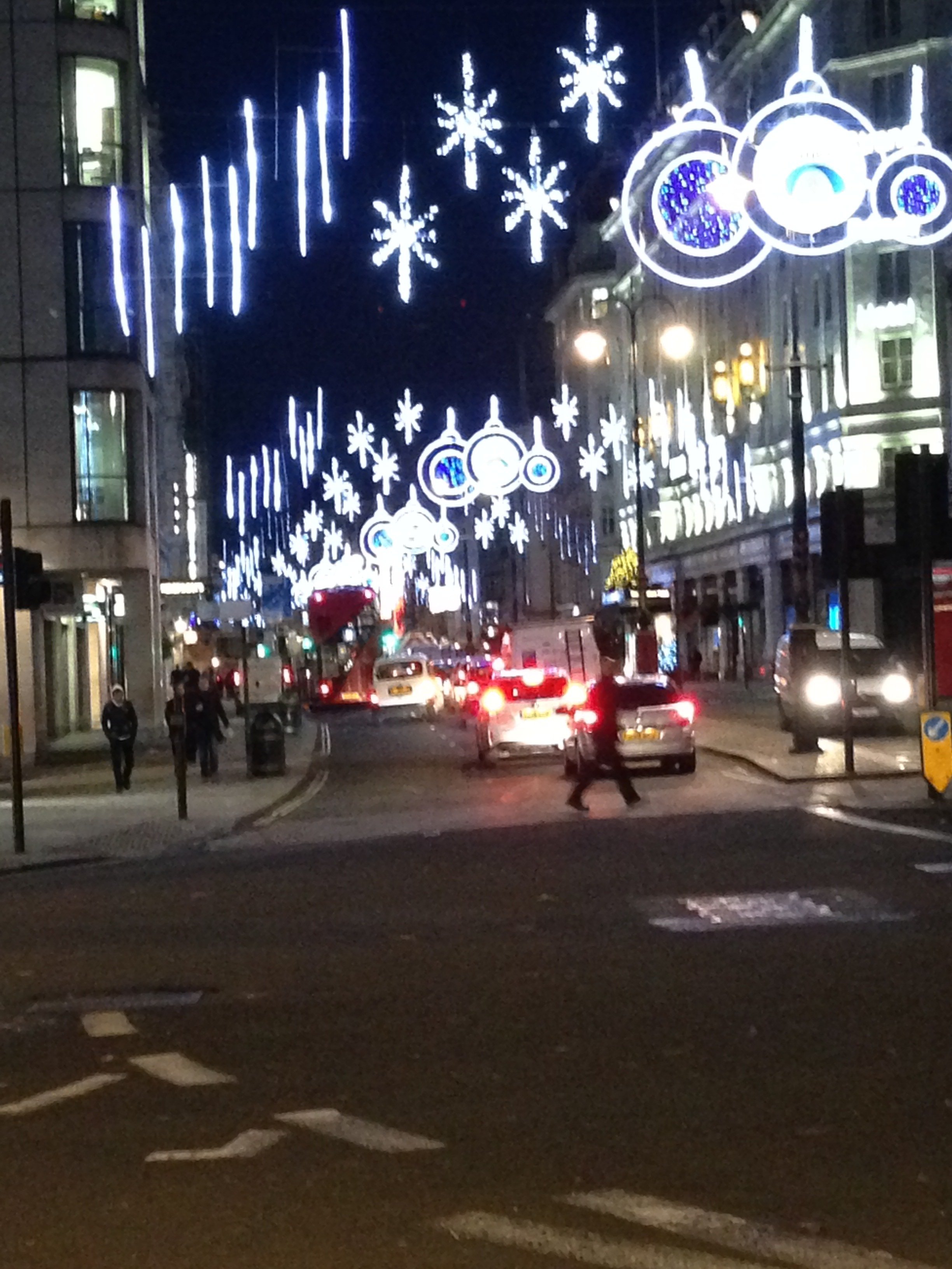 Christmas lights taxi tour in London — image 4