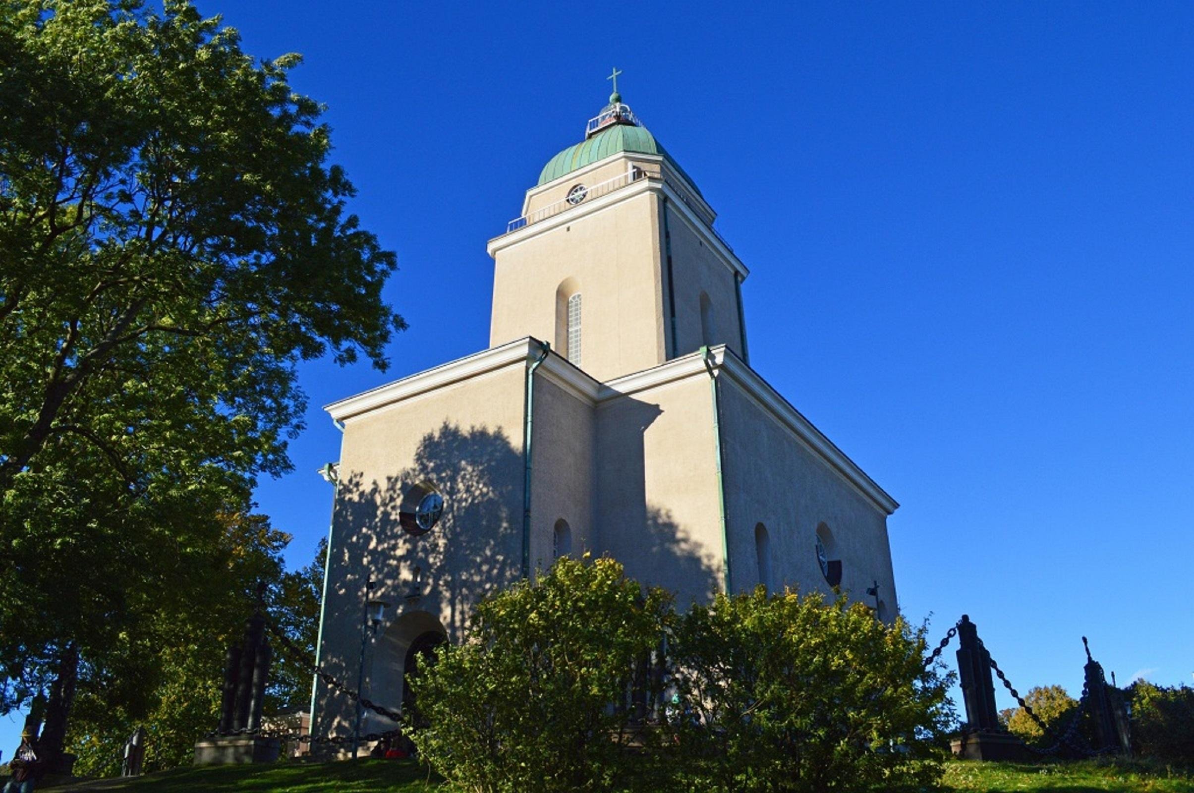Helsinki City & Suomenlinna Fortress Shore Tour