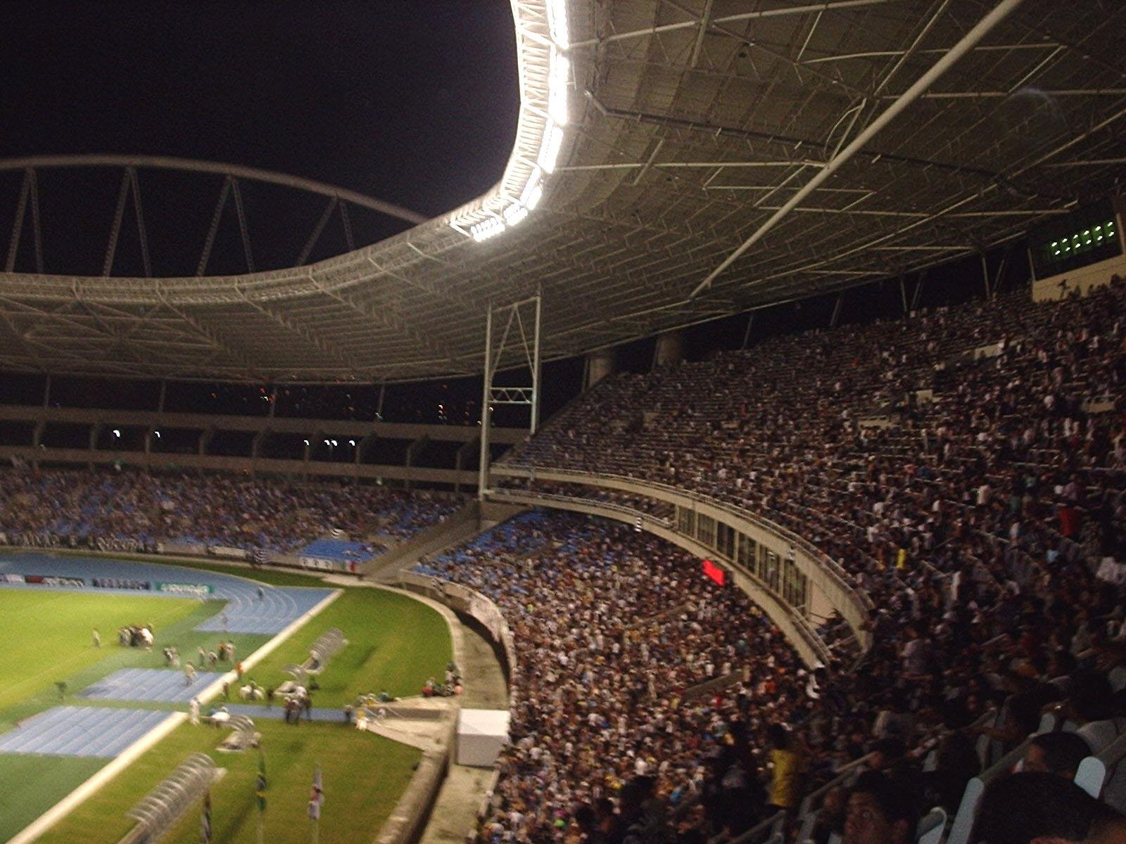 Rio de Janeiro: Live Football Match Experience at Maracanã Stadium
