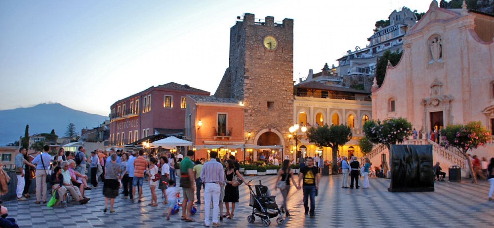 Taormina Sunset Stroll & Rooftop Aperitif