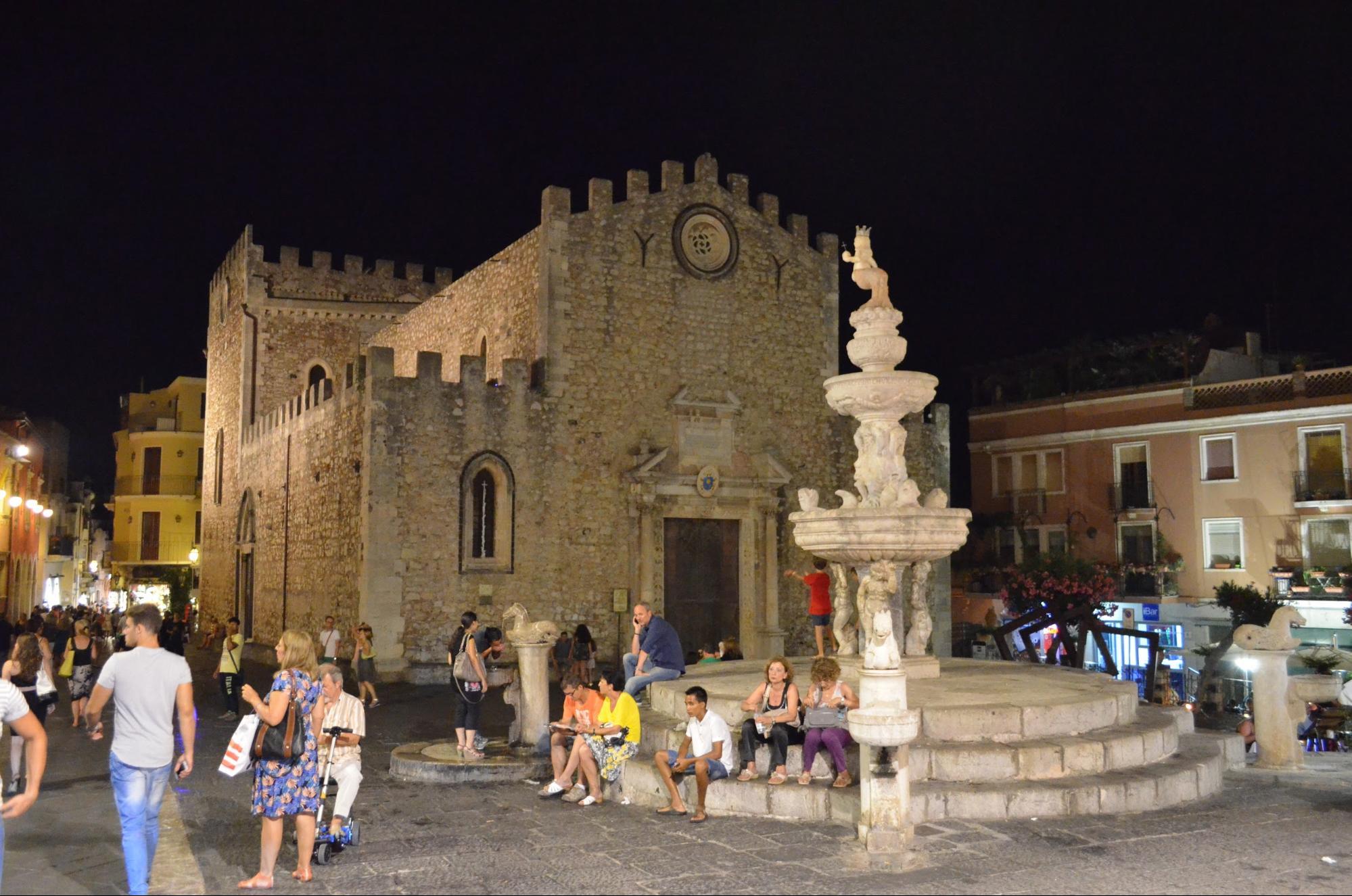 Taormina Sunset Stroll & Rooftop Aperitif