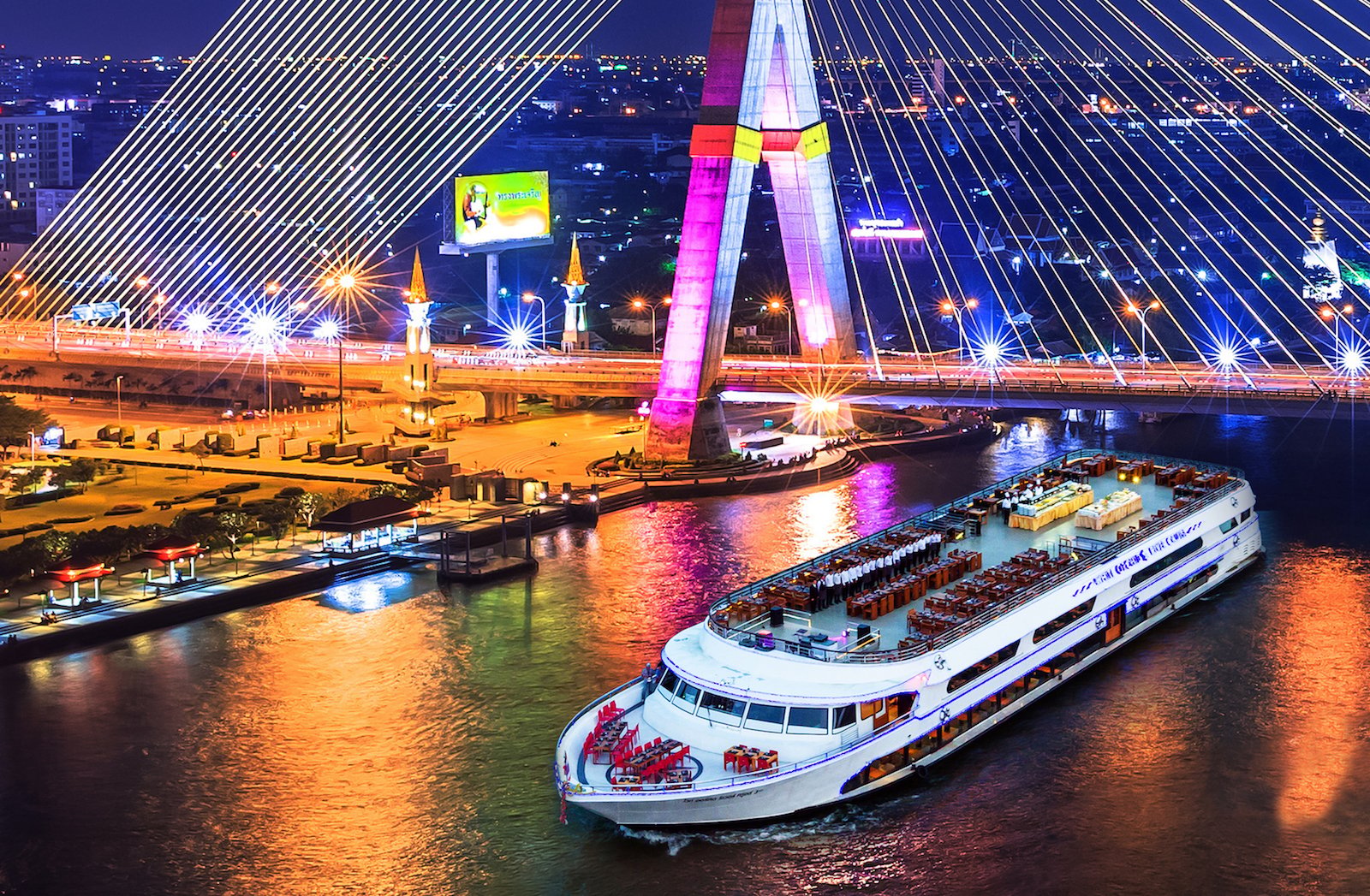 Bangkok White Orchid Dinner Cruise & Cabaret Show