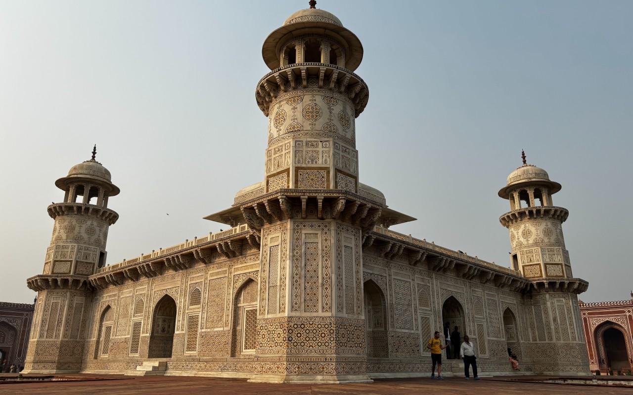 Jaipur to Taj Mahal, Agra Fort & Delhi Drop – Private Day Tour
