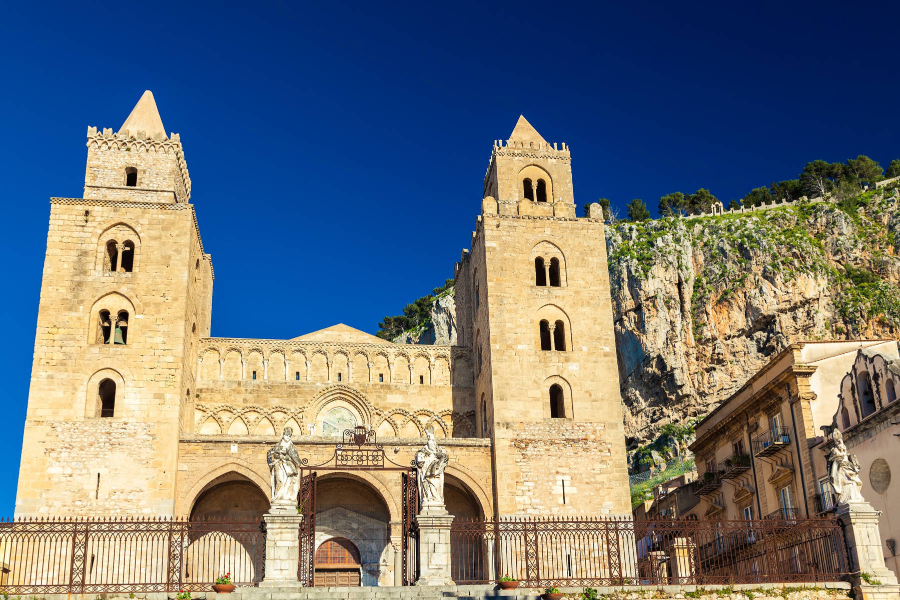 Palermo and Cefalù Full-Day Excursion from Taormina