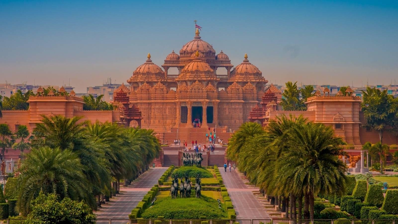 Delhi Akshardham Temple Private Tour & Evening Light Show