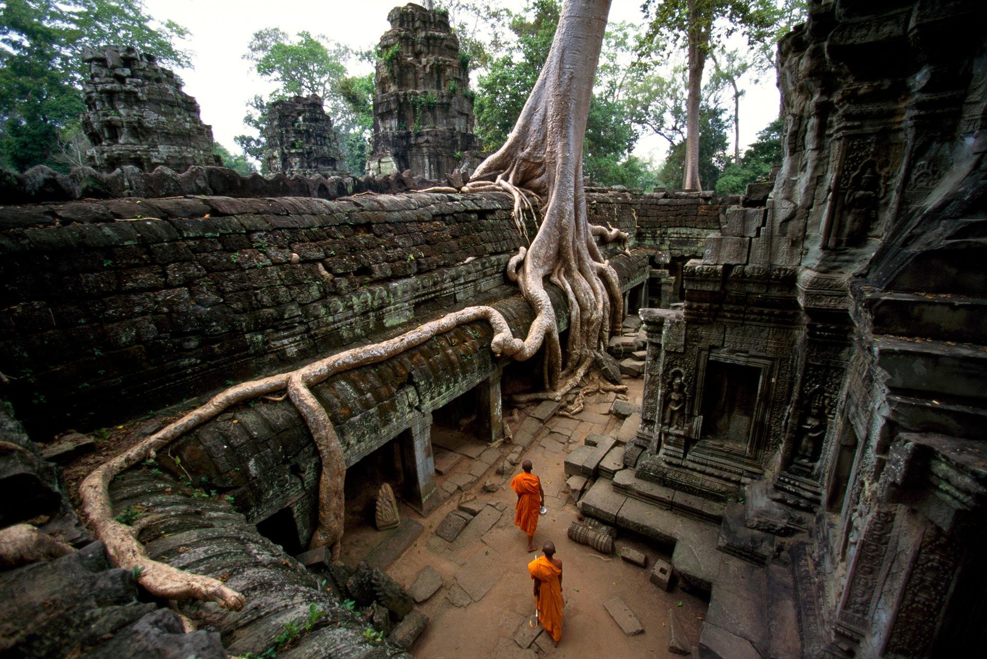 Tour por los templos de Angkor Wat en grupo reducido con vuelo en globo de helio