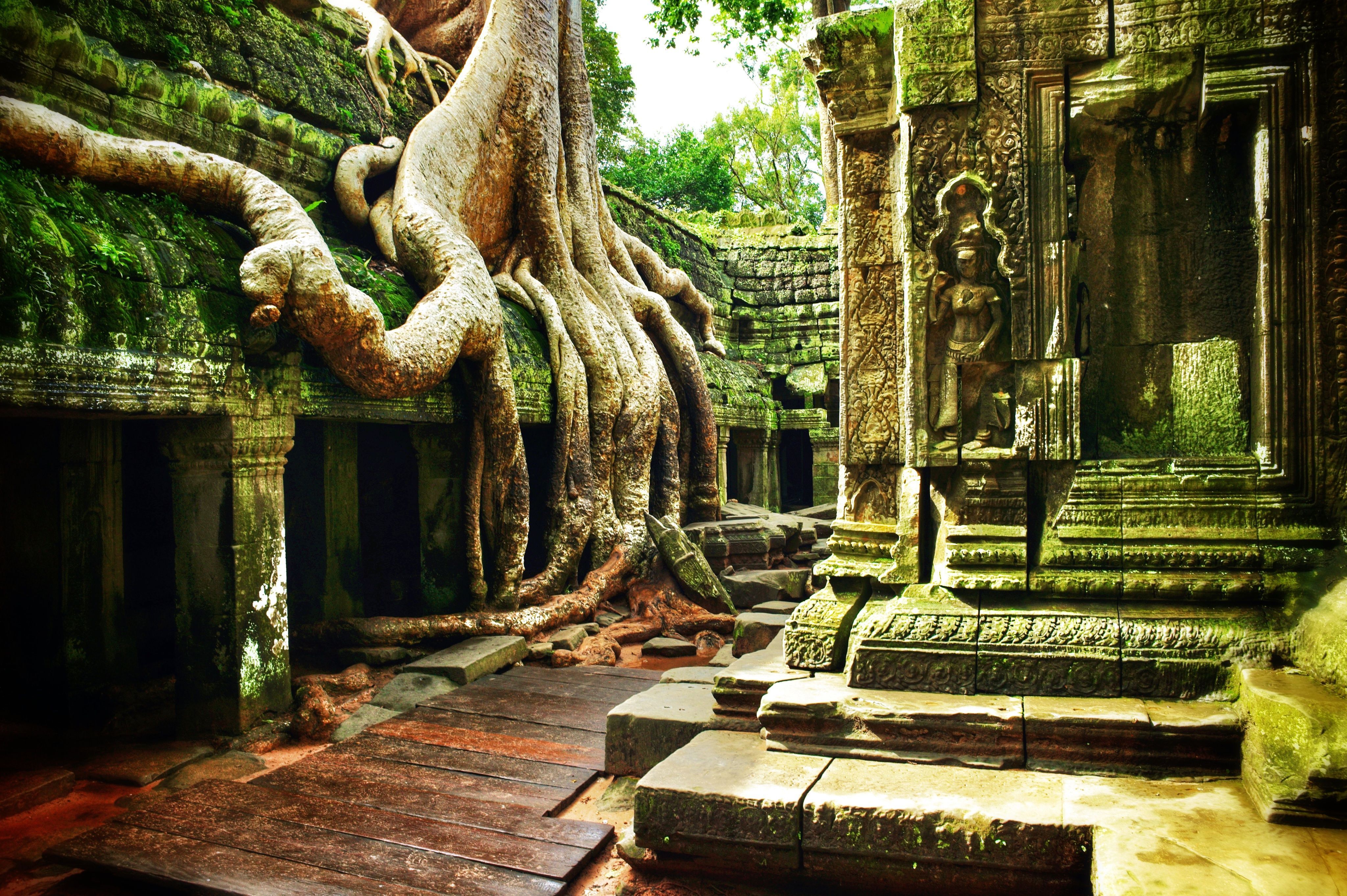 Tour por los templos de Angkor Wat en grupo reducido con vuelo en globo de helio