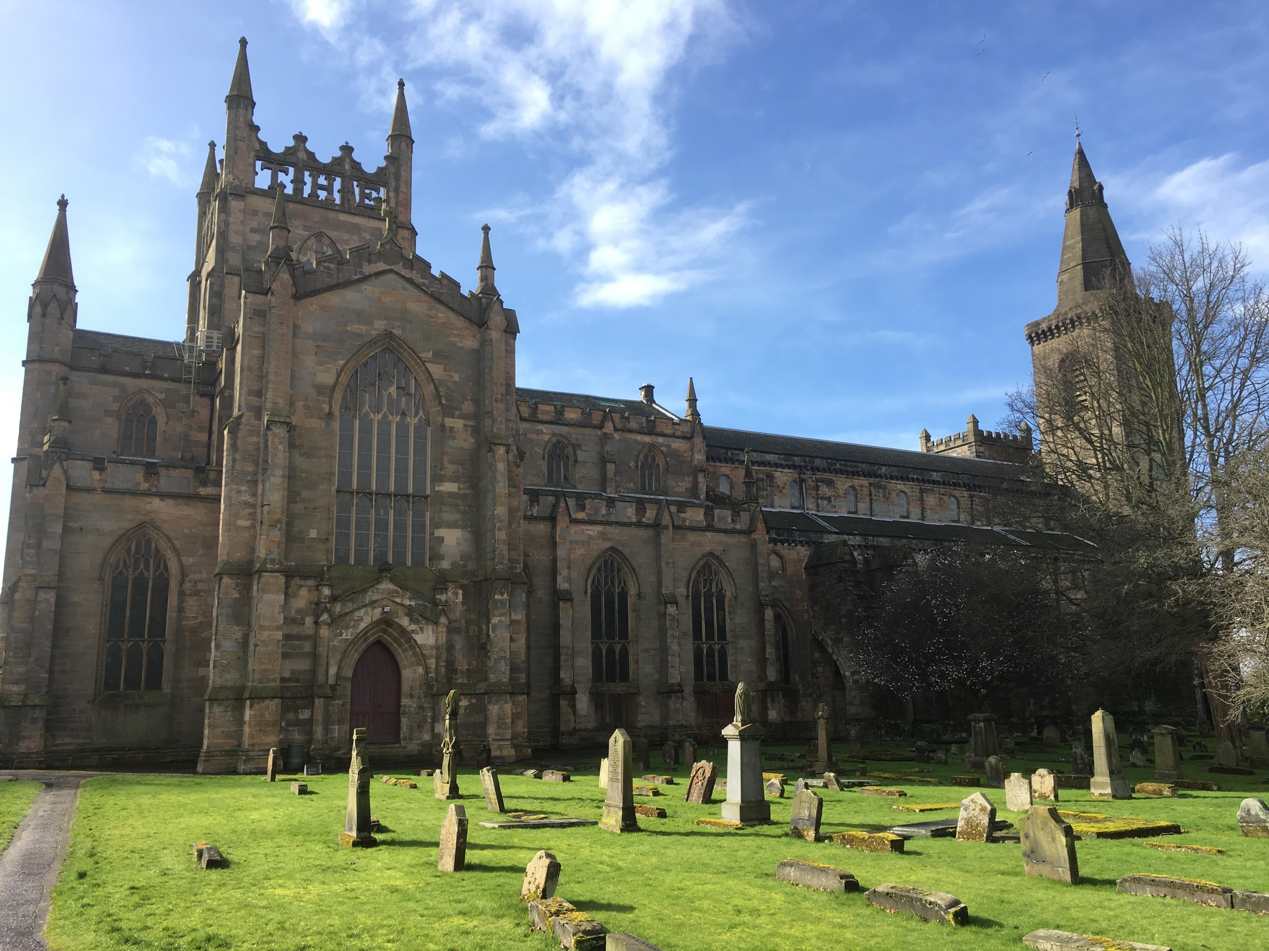 Historical Scotland: Dunfermline, Stirling & Rosslyn Chapel