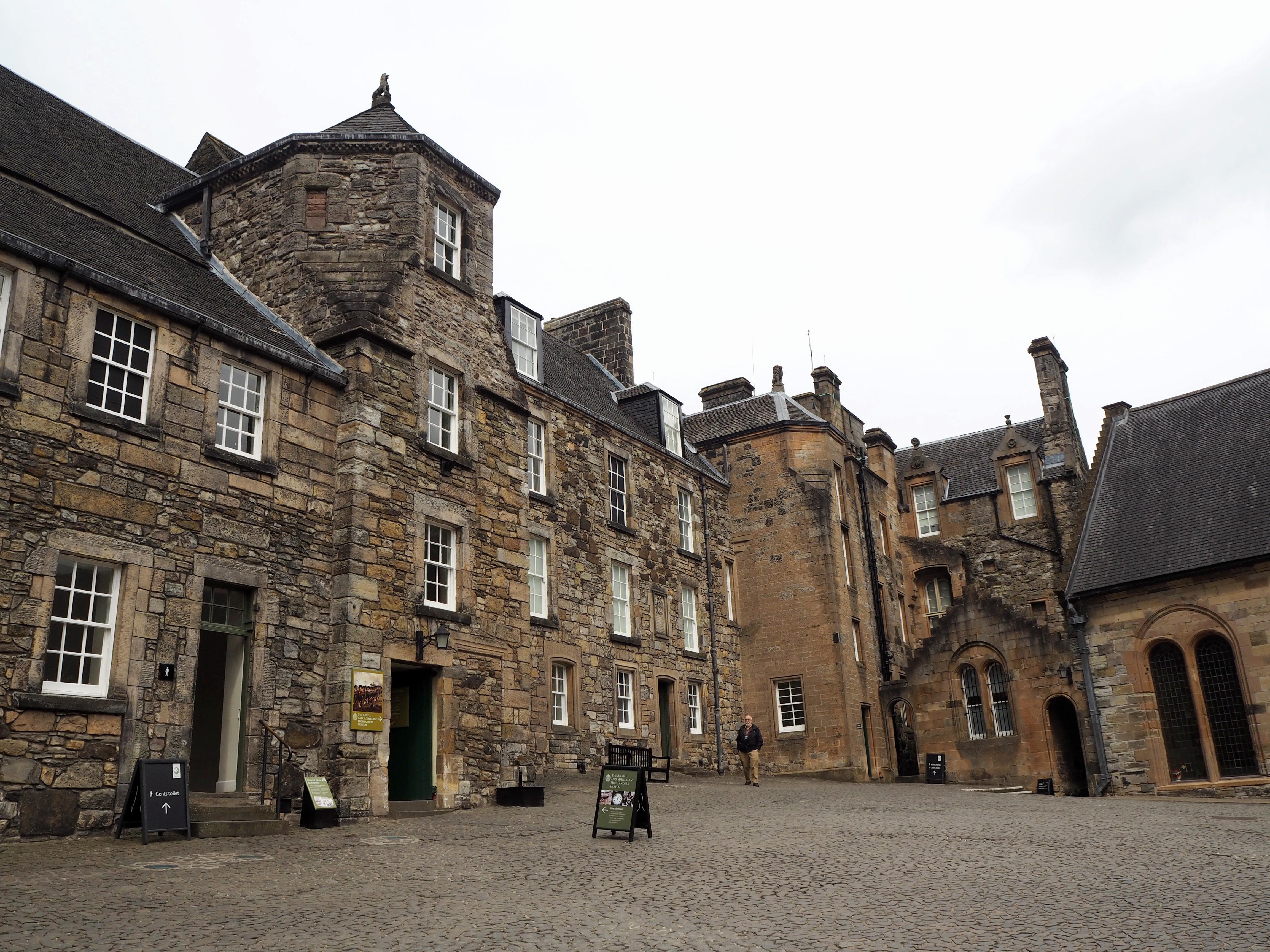 Historical Scotland: Dunfermline, Stirling & Rosslyn Chapel