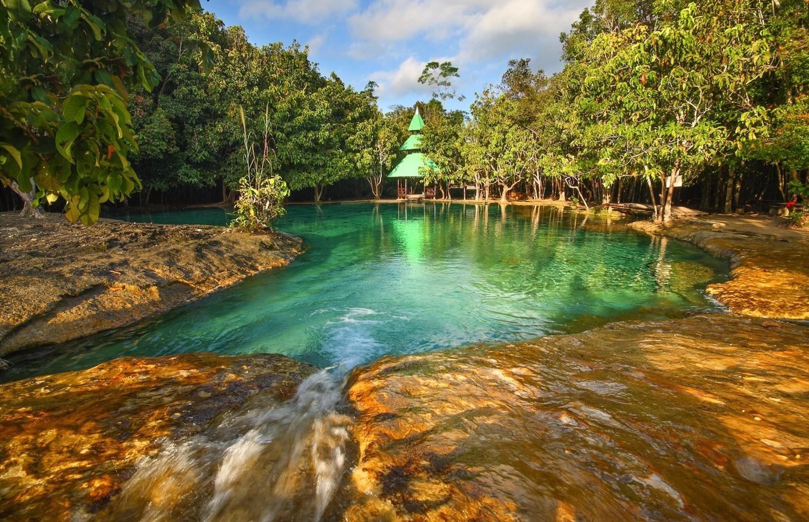 Krabi Jungle Day Tour: Emerald Pool, Hot Springs & Tiger Cave Temple