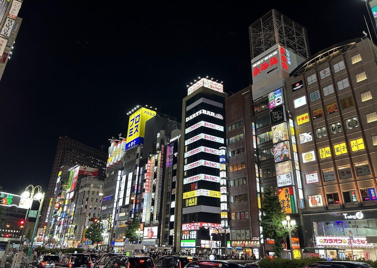 Tokyo Night Walk: Shibuya & Shinjuku in 4 Hours