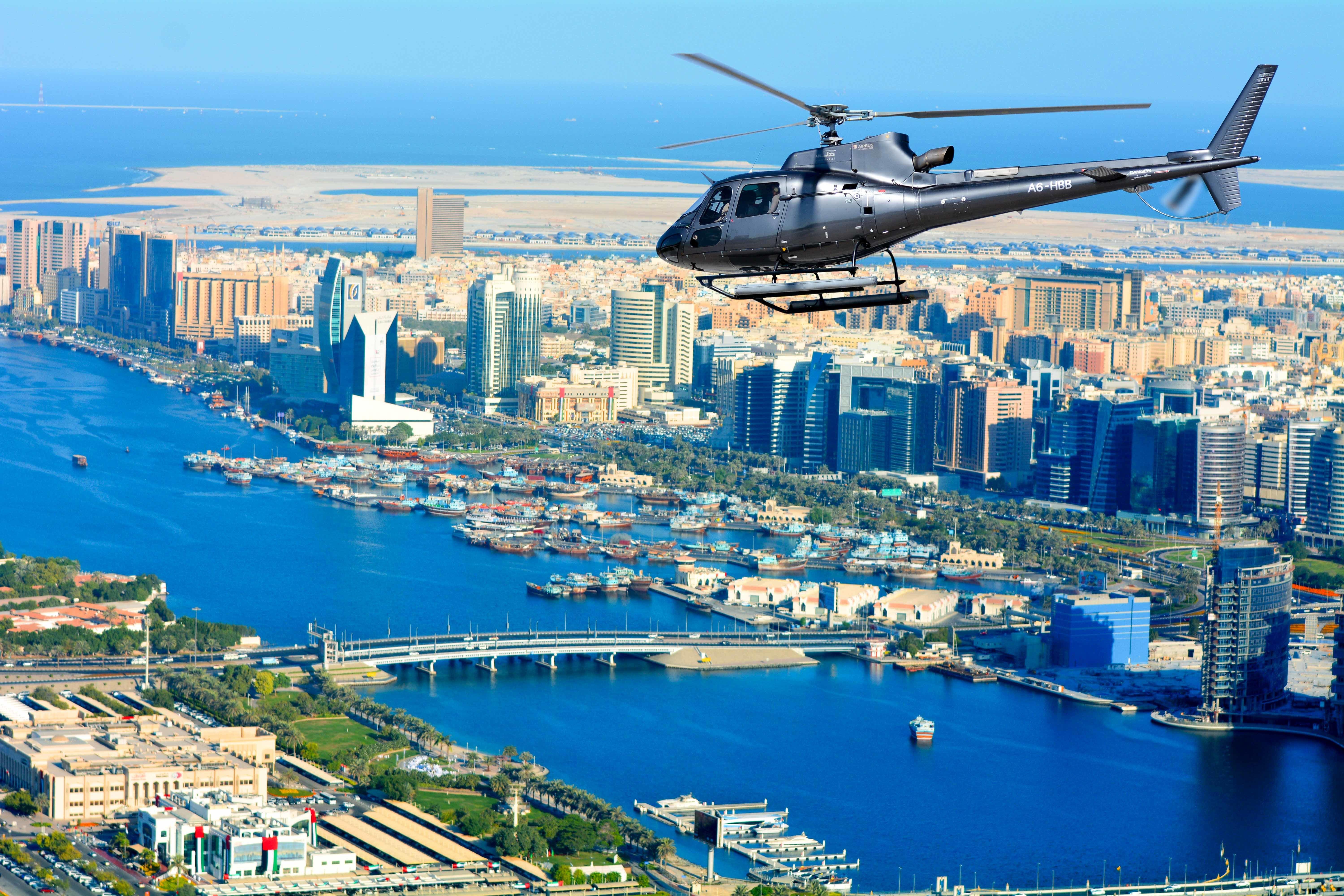 Dubai Skyline Helicopter Flight (22 Minutes)