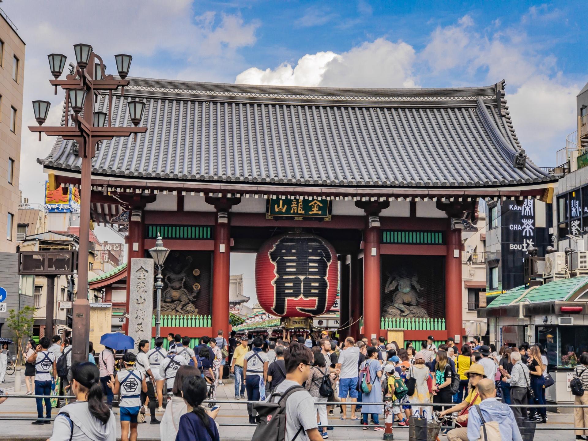 Asakusa Walking Tour with Sensoji Temple