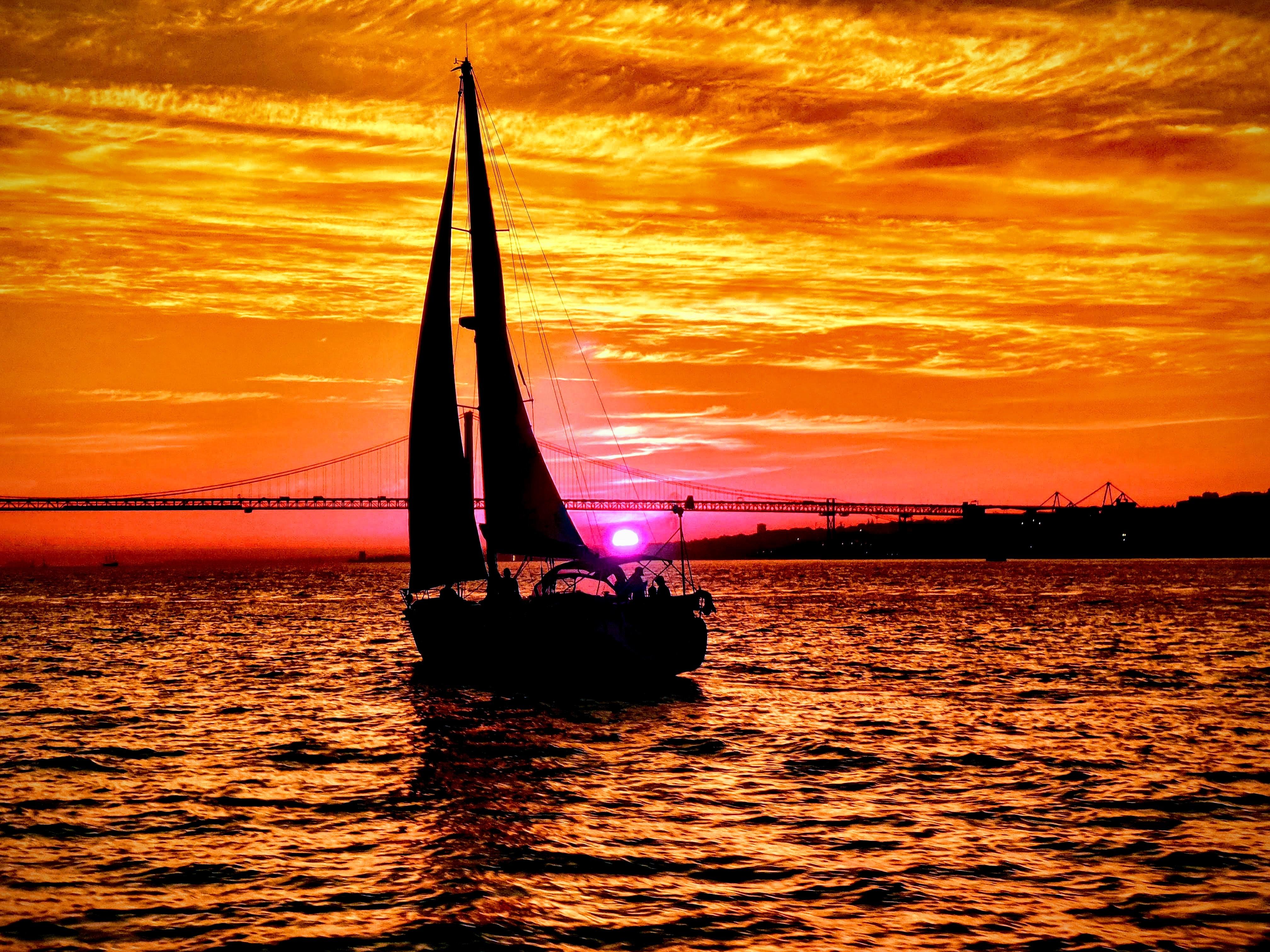 Lisbon Tagus River Sailing Cruise with Wine (Day or Sunset)