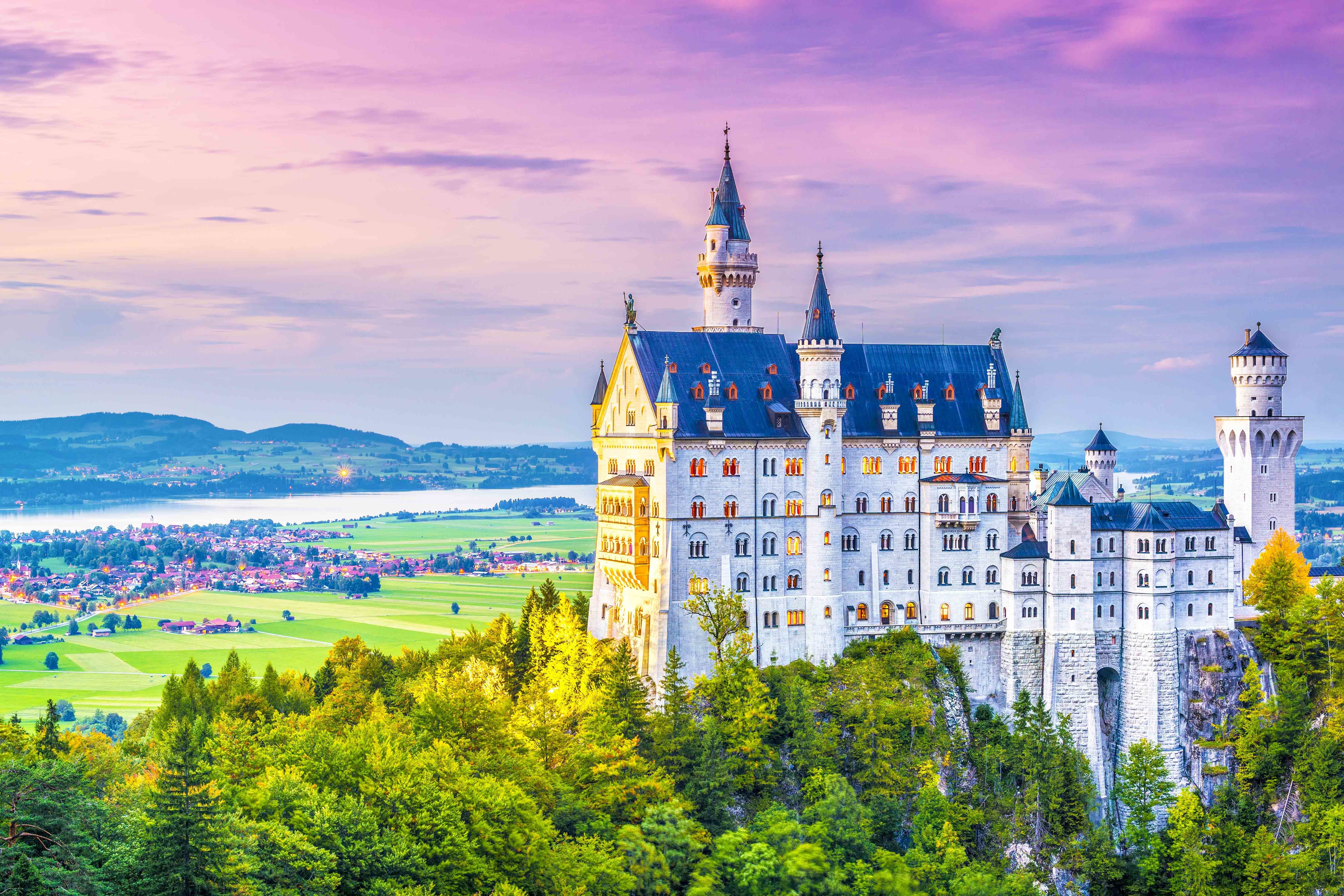 From Munich: Trip to Neuschwanstein & Linderhof in Spanish - 2026 (Verified Reviews)