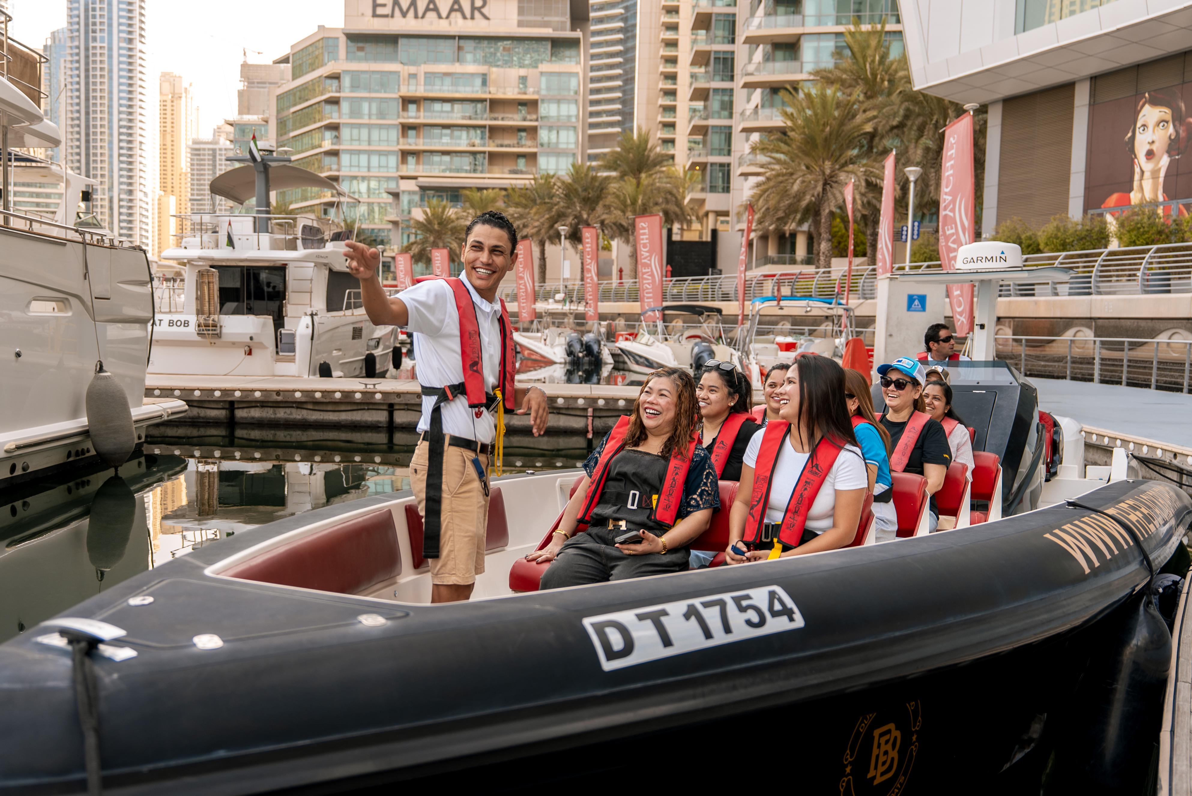 Dubai Marina Speed Boat Tour: Atlantis & Burj Al Arab Views