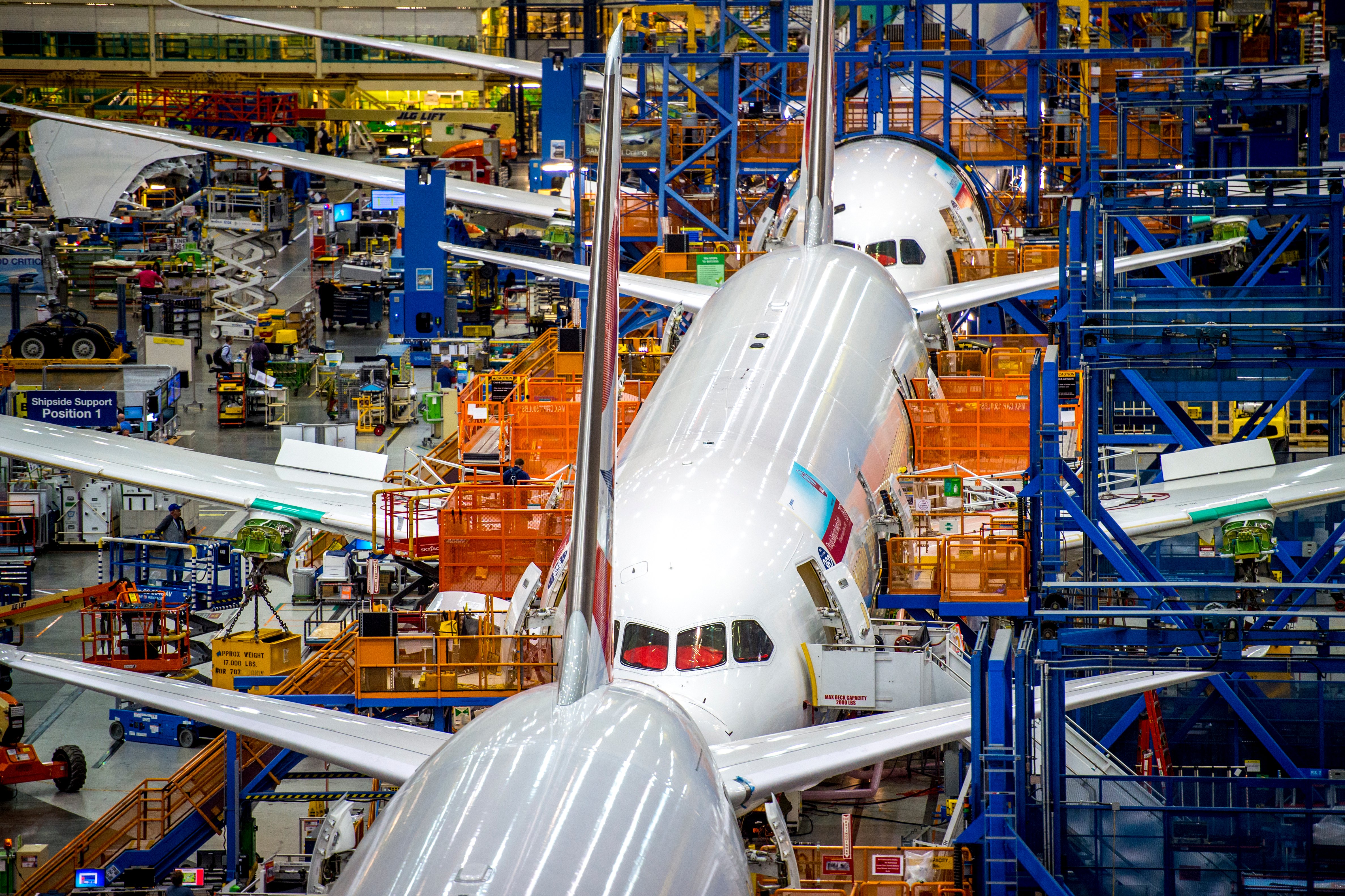 Boeing factory tour — wide-body assembly line seen from the visitor balcony at Everett — image 3