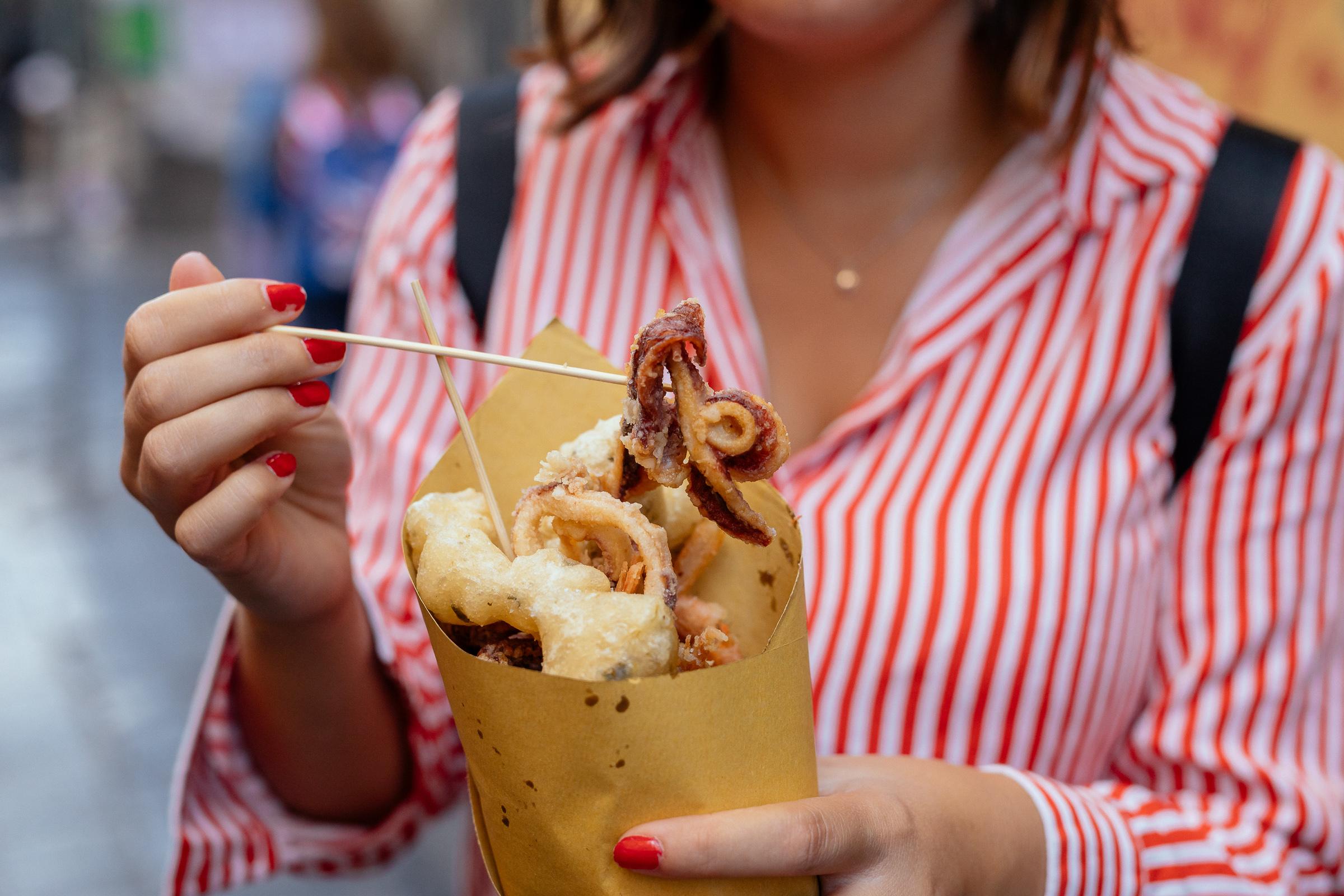 Naples: Private Food Tour – 10 Tastings with Locals
