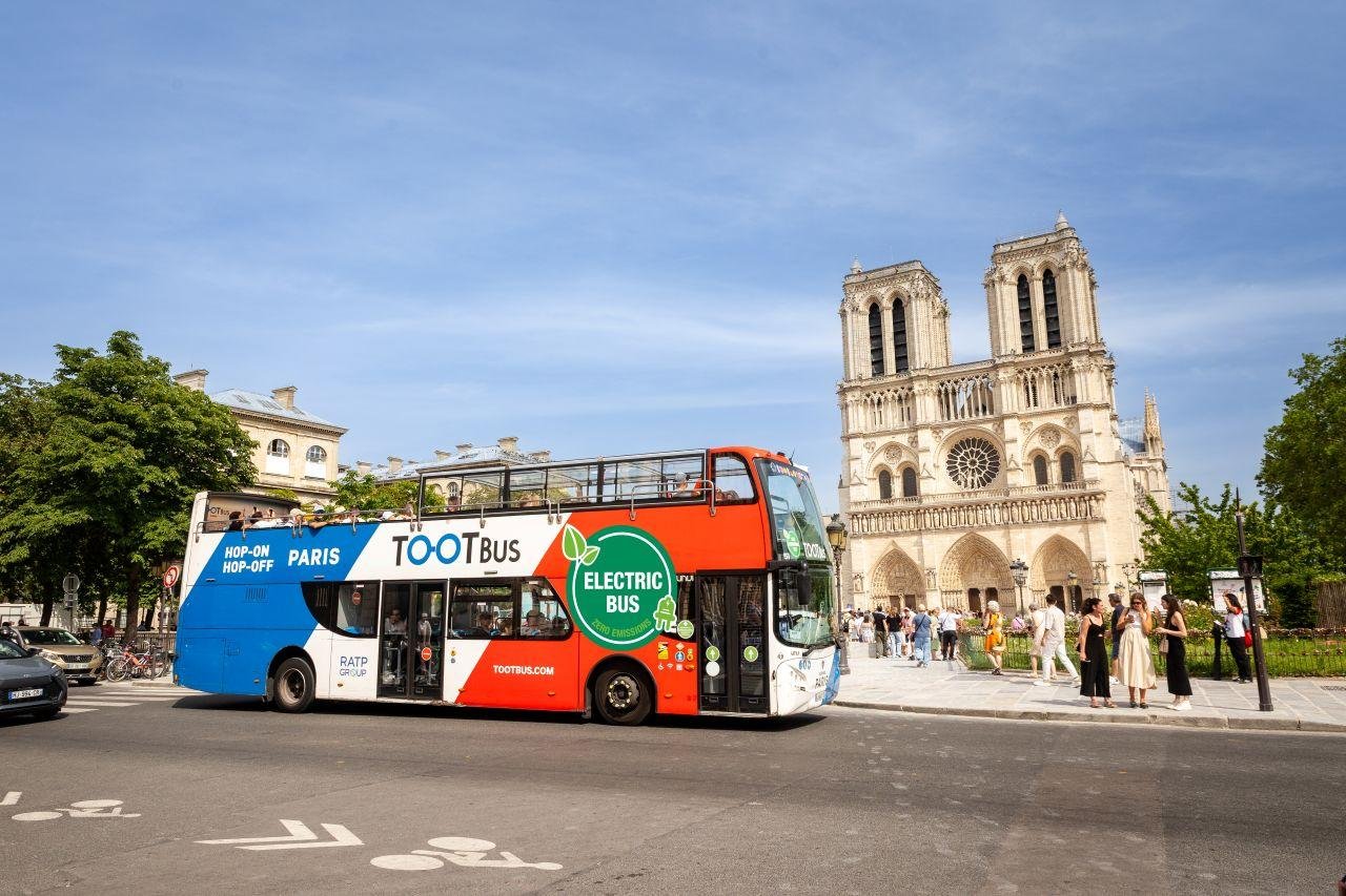 Paris: Hop-On Hop-Off Bus & Seine Cruise Discovery Bundle
