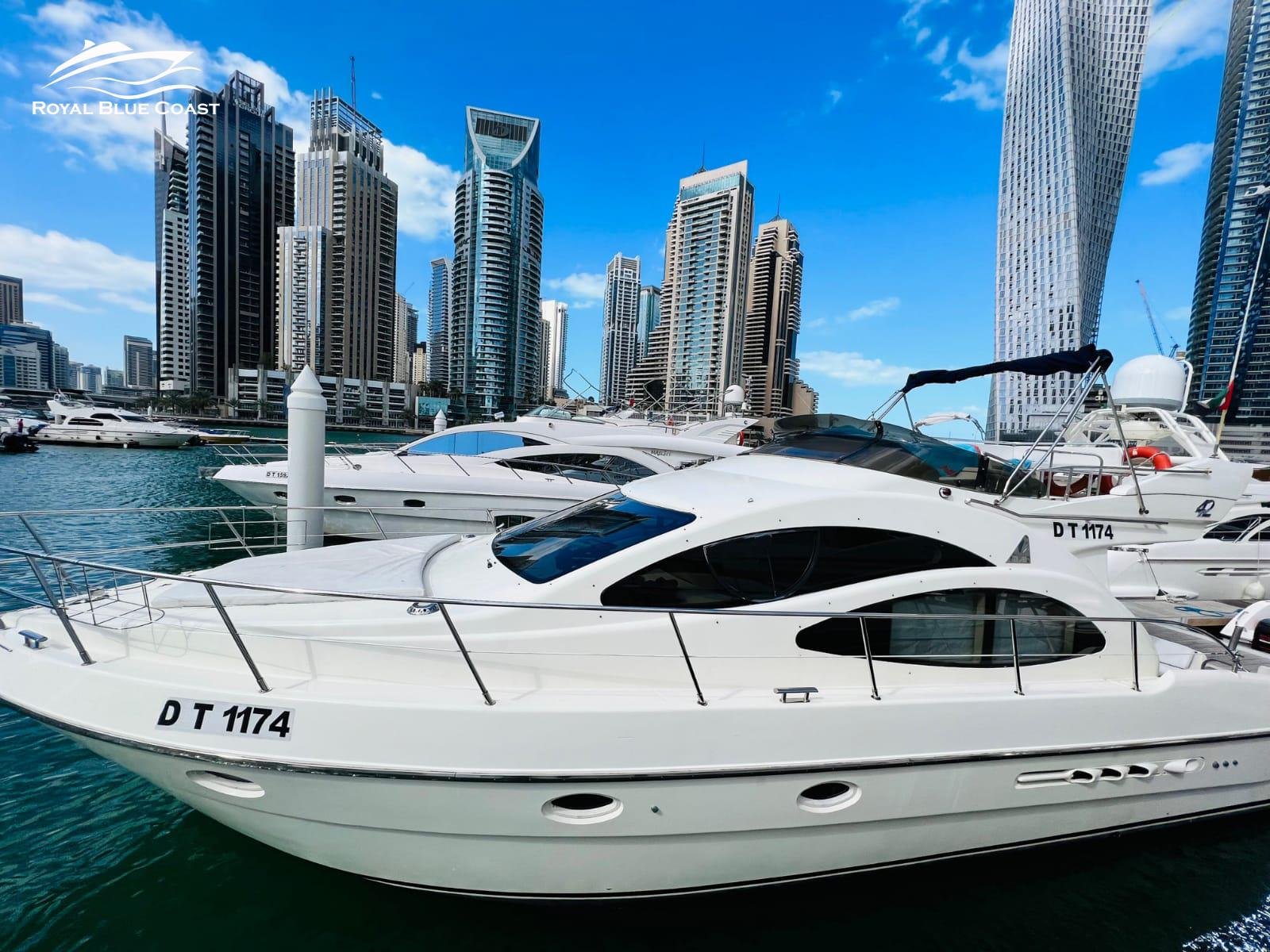 Private Azimut 42ft Yacht Charter in Dubai