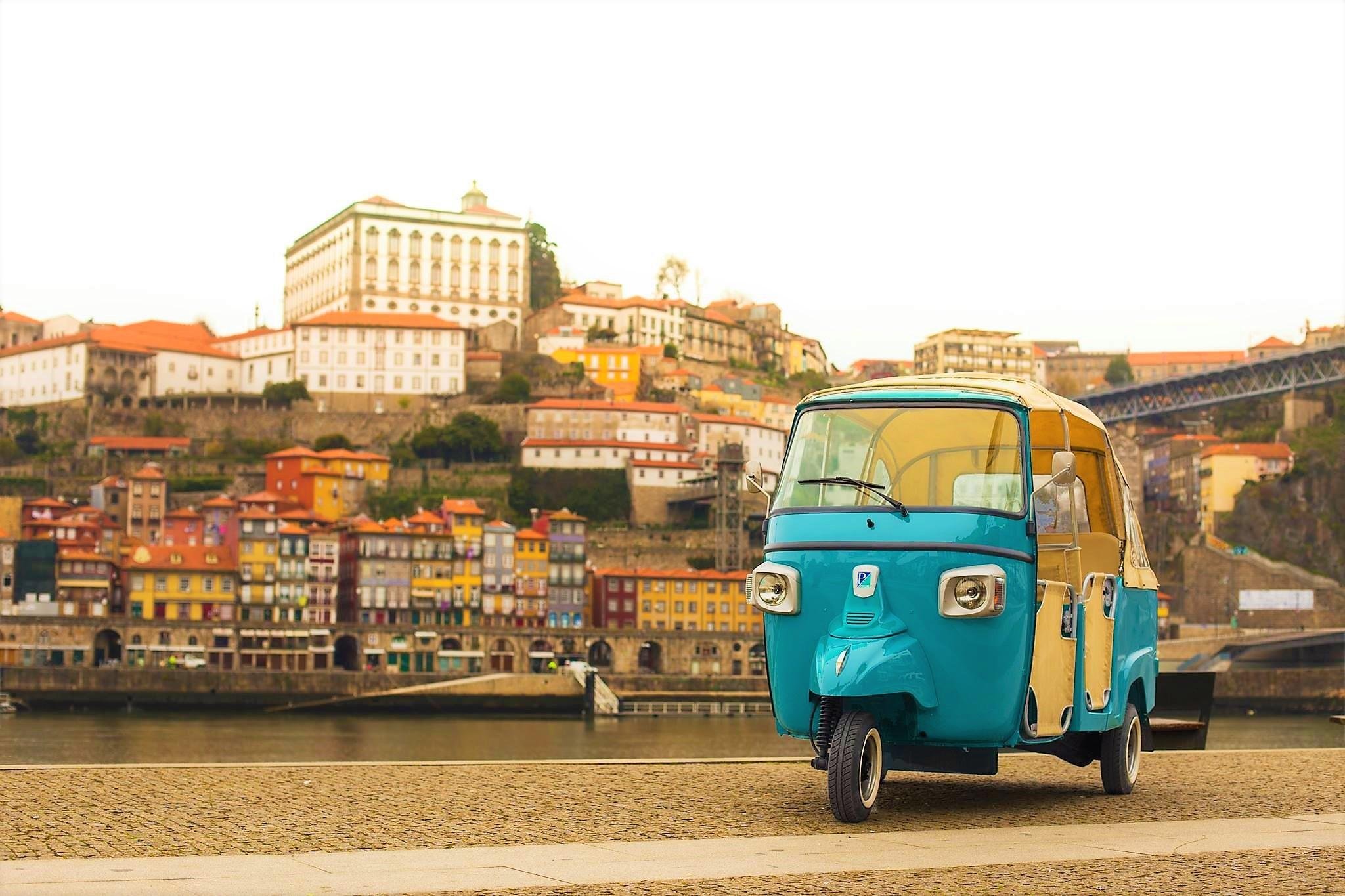 Porto Tuk Tuk Tour with Wine Tasting