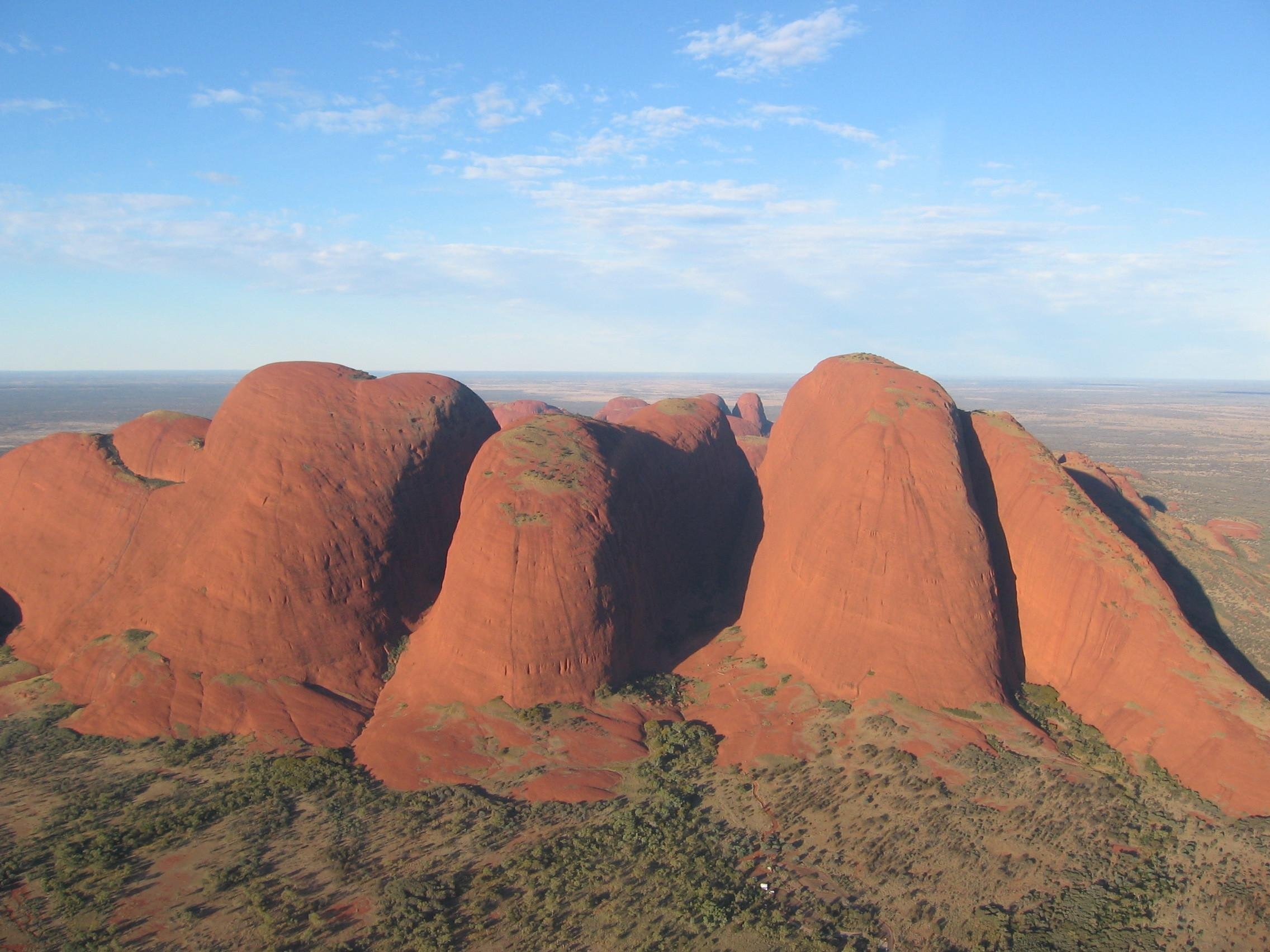 Uluru, Kata Tjuta & Lake Amadeus Helicopter Flight