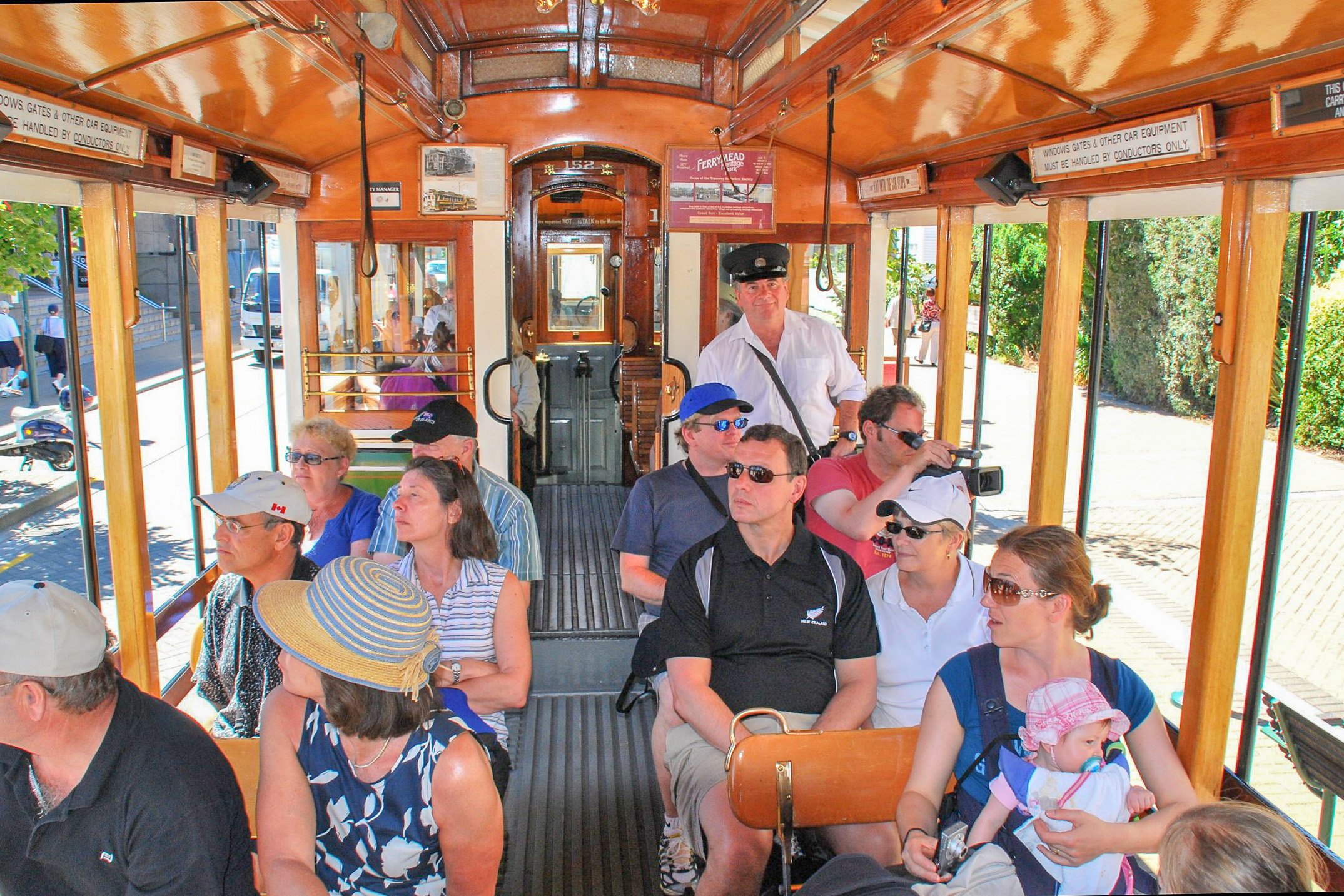 Christchurch: Hop-On Hop-Off Tour by Vintage Tram