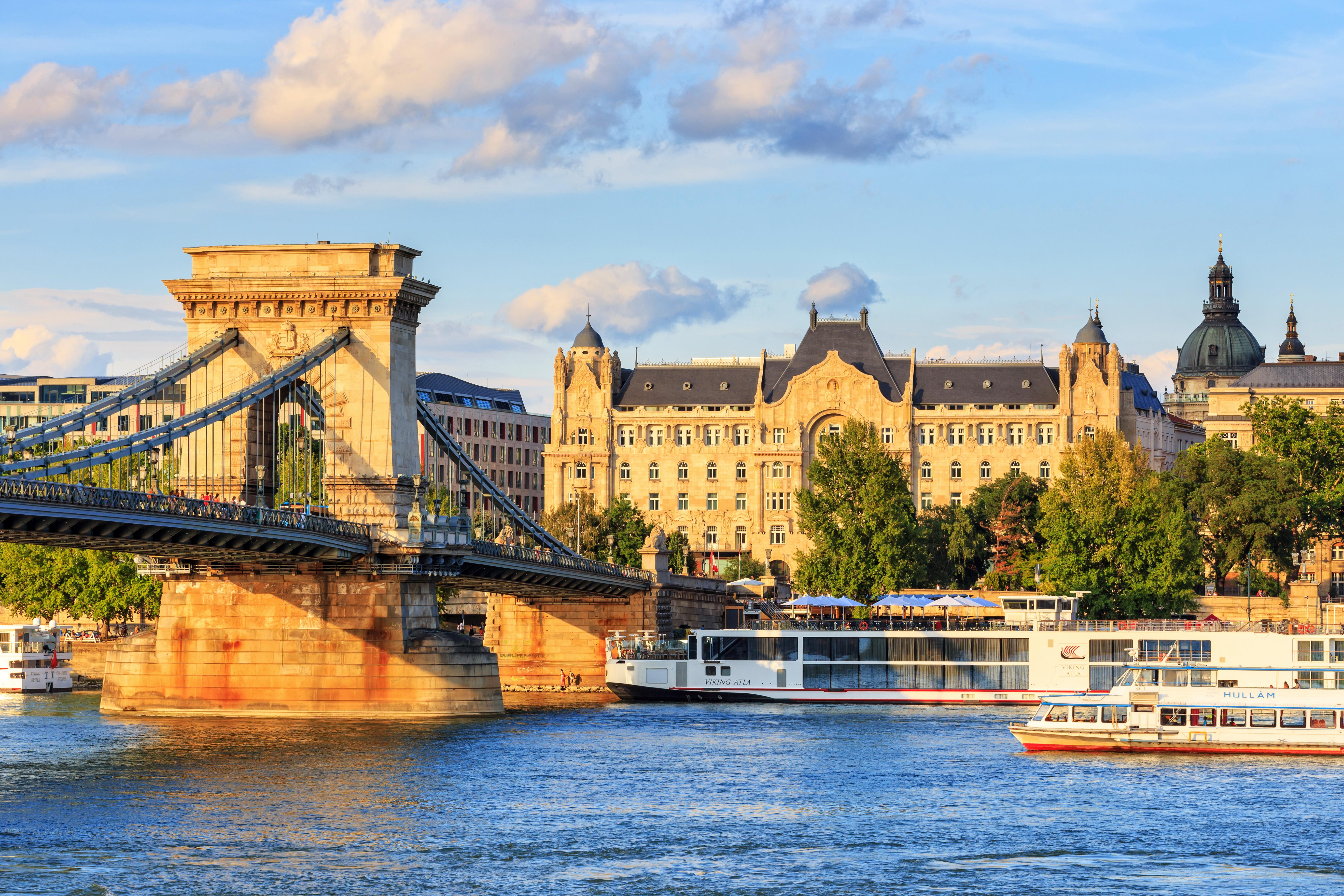 Vienna to Budapest & Bratislava: Two Capitals Day Trip