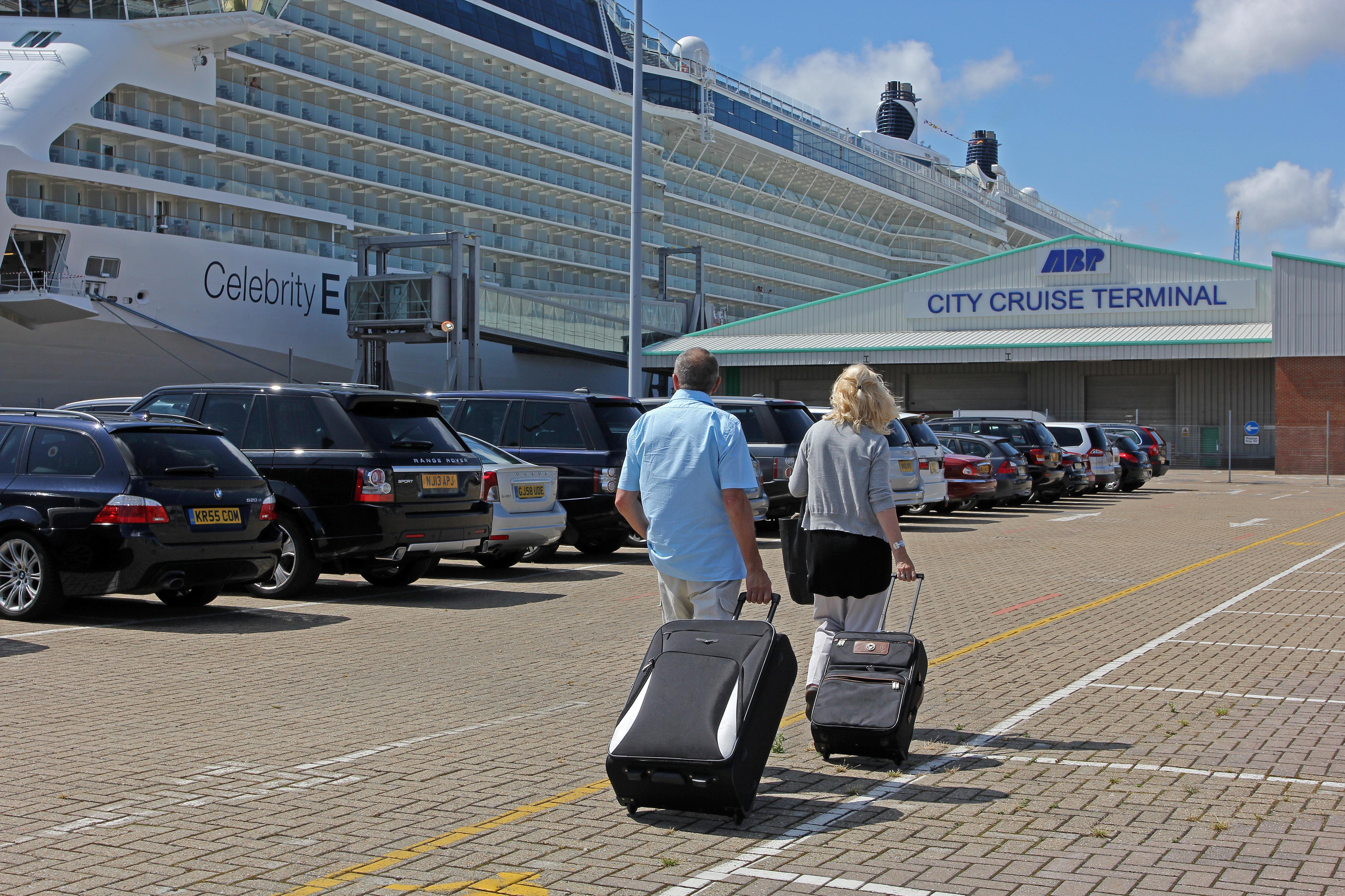 Private Transfer from London to Southern England Cruise Terminals