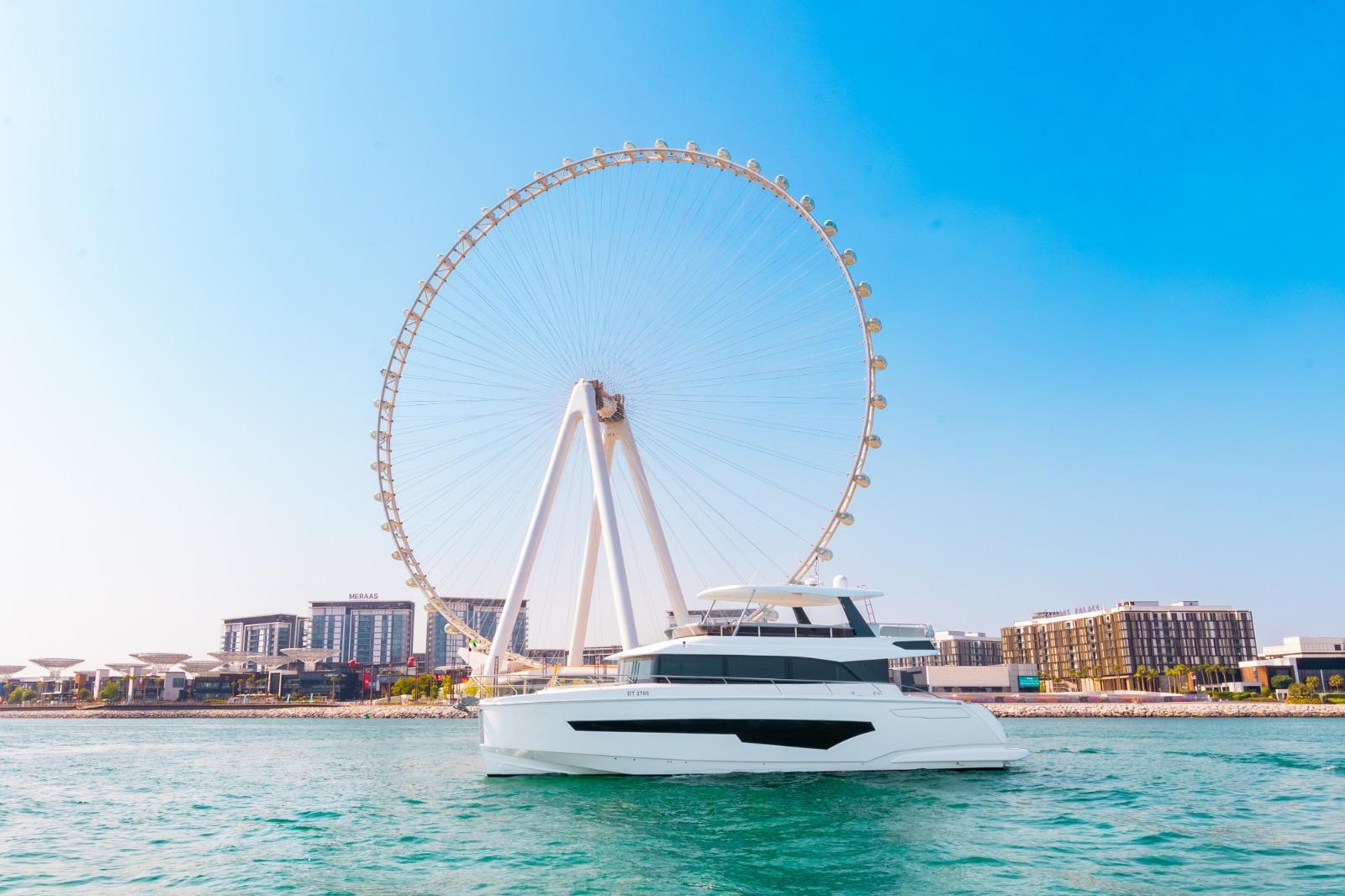 Dubai Luxury Yacht Cruise with Optional Live BBQ & Drinks