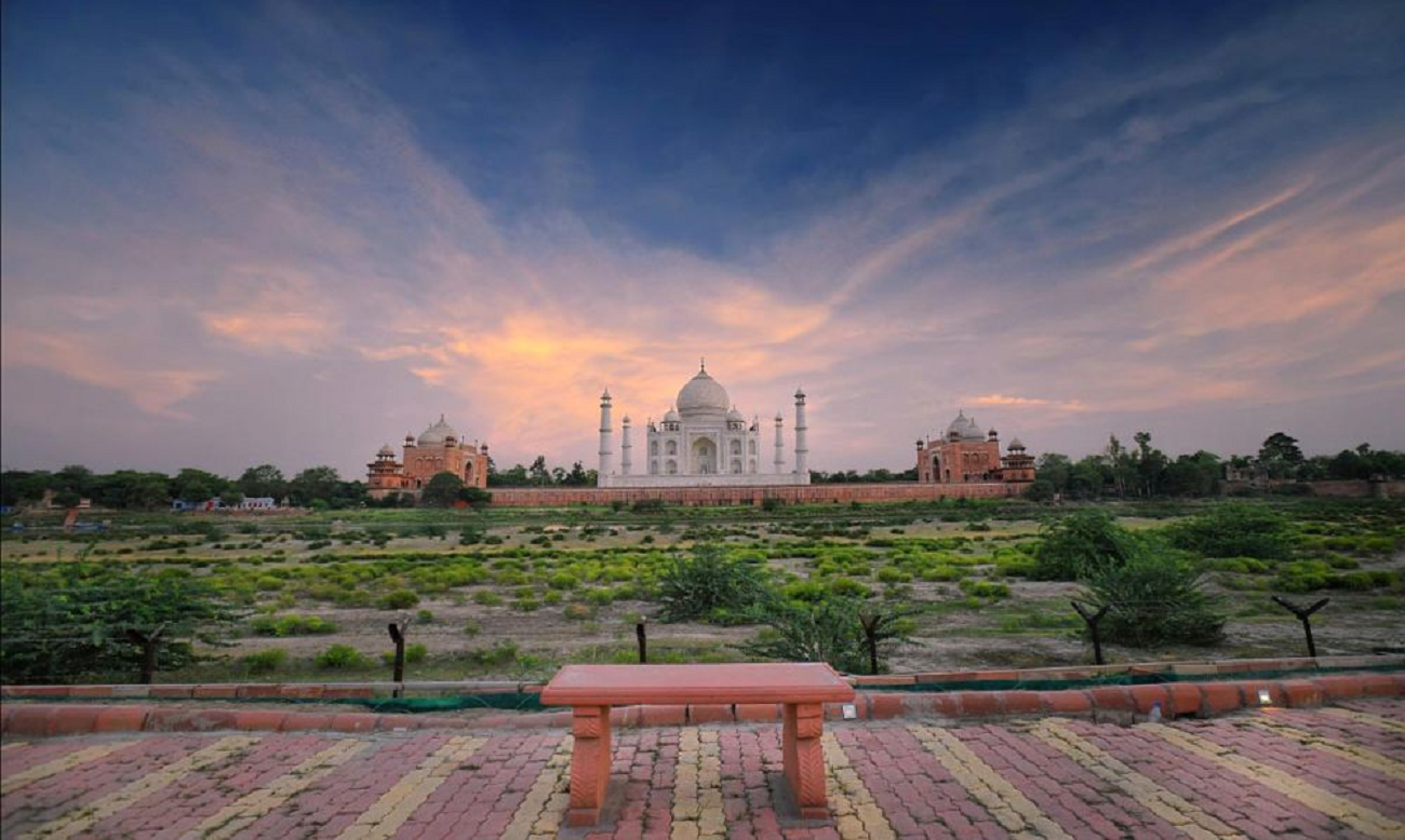 Taj Mahal, Agra Fort & Mehtab Bagh Private Tour