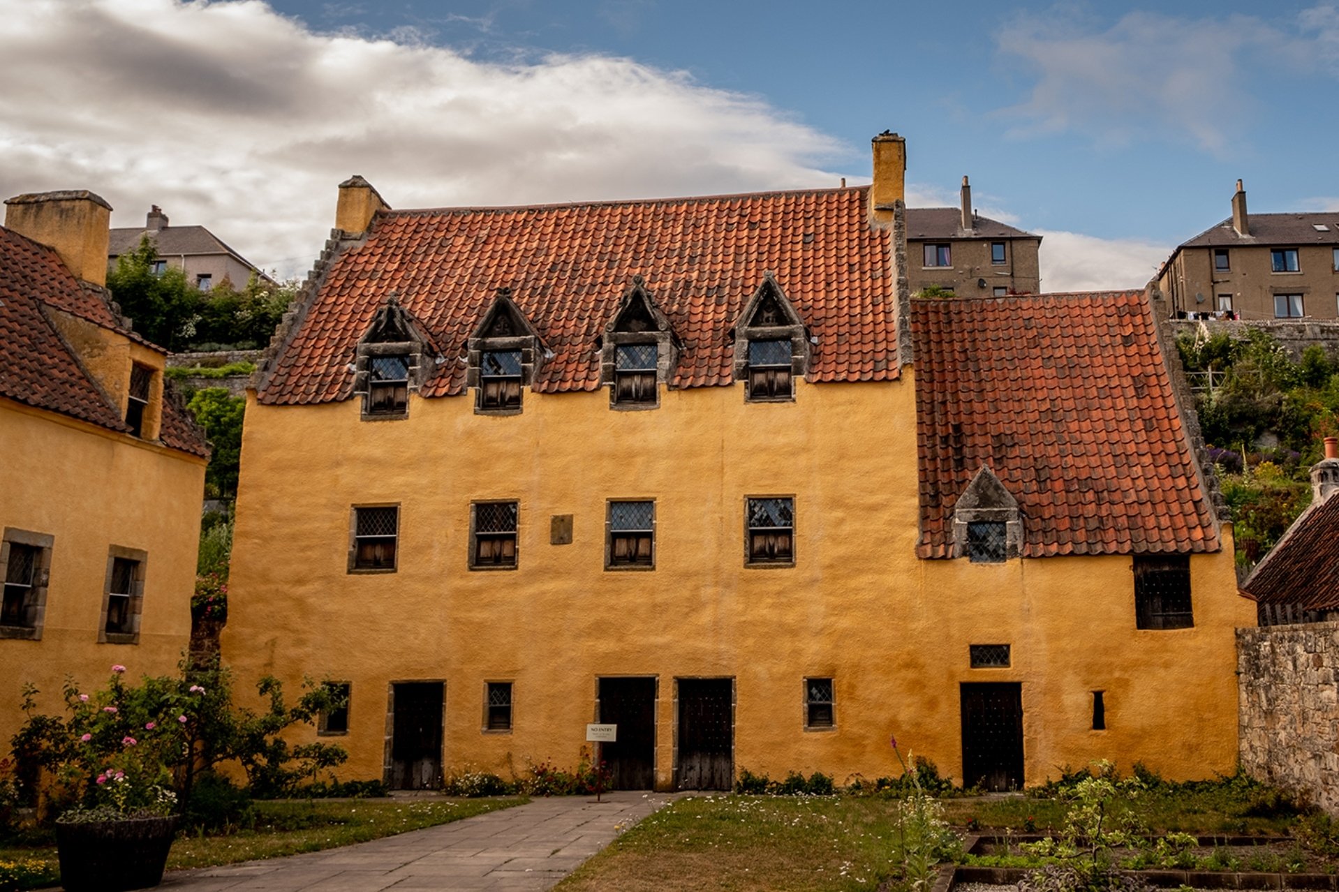 Glasgow Outlander Filming Sites Day Trip with Castle Entries