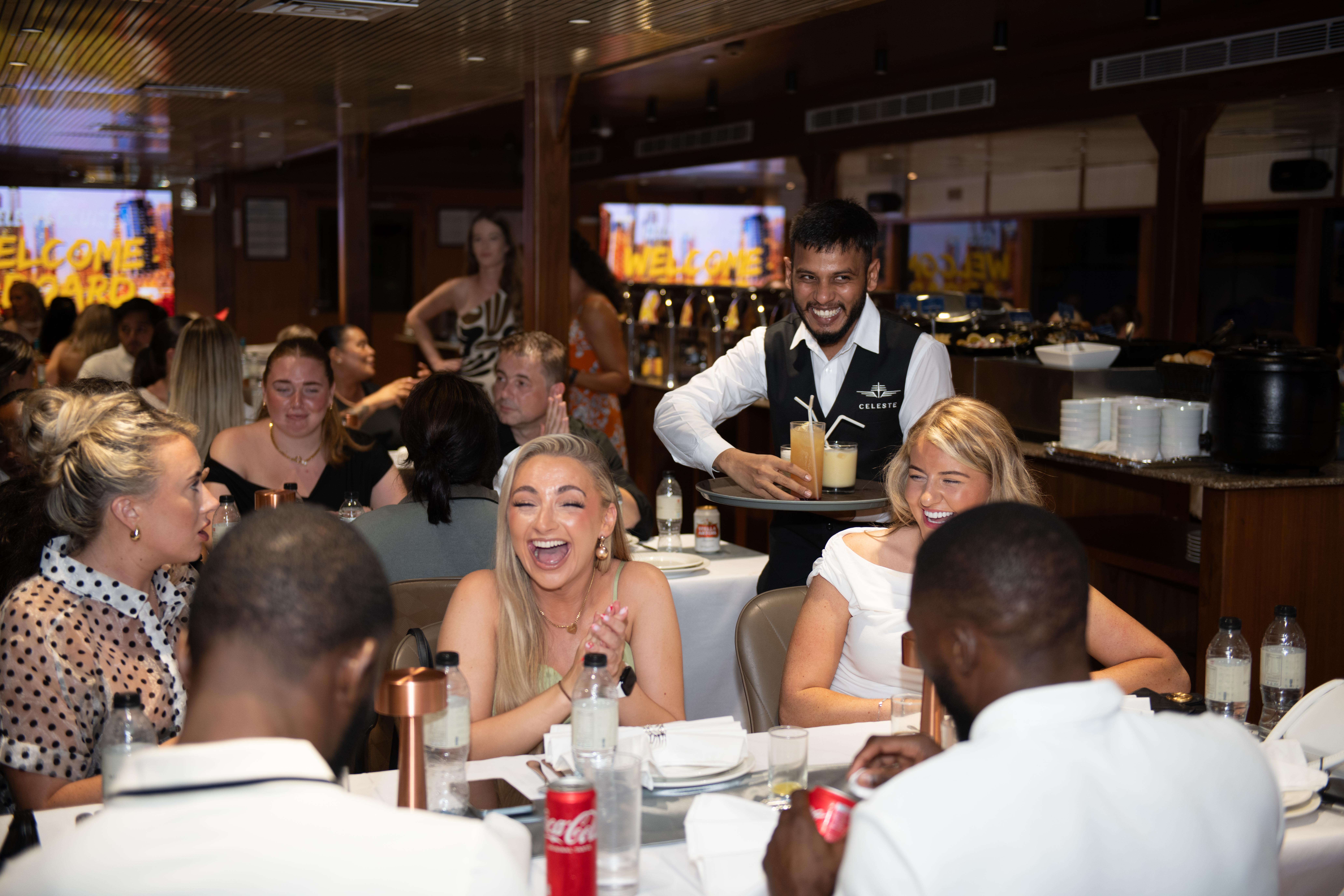 Dubai Marina Luxury Dinner Cruise with Live Entertainment & Open Bar