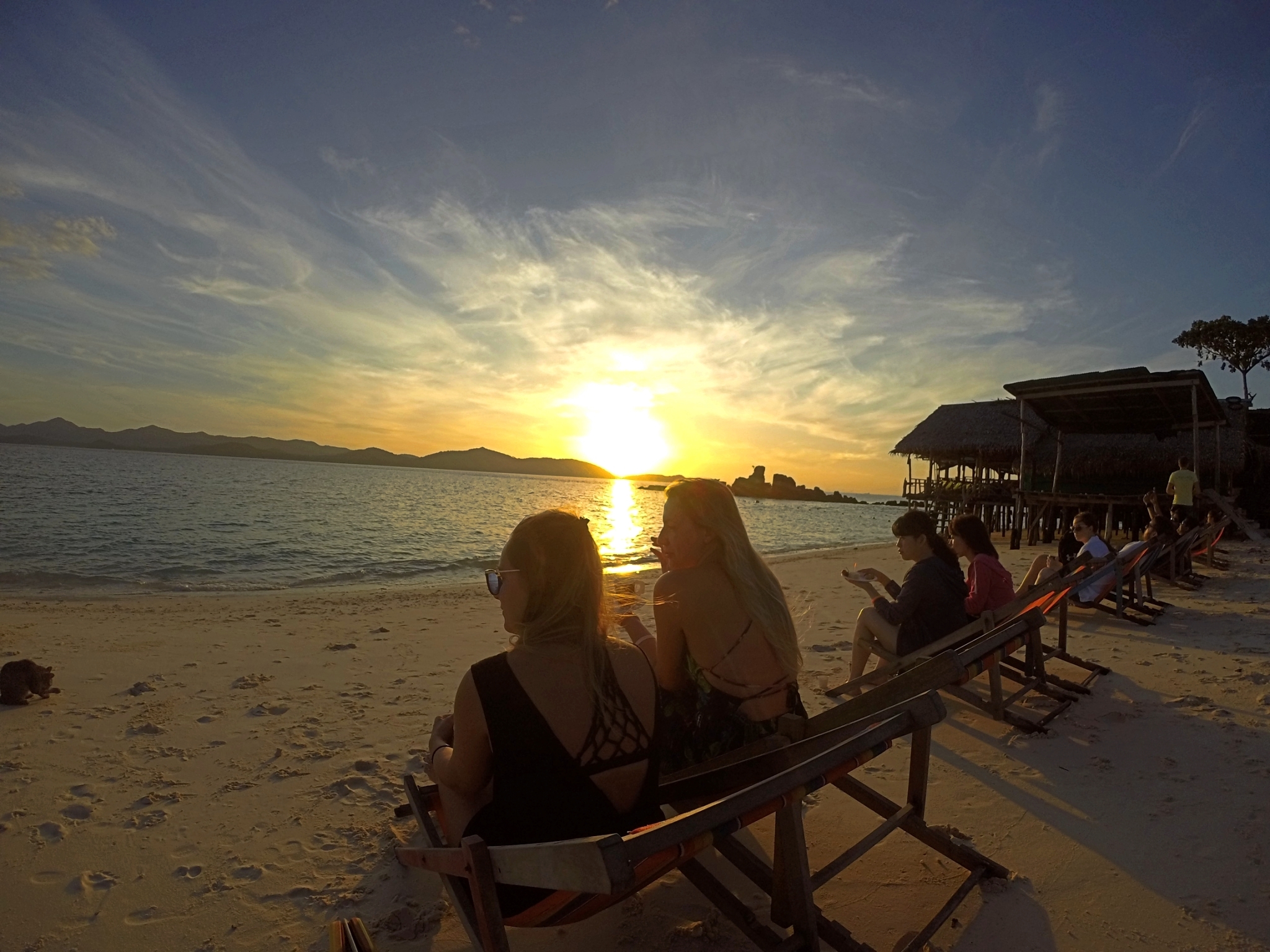 Phuket Phi Phi Sunrise Speedboat Tour: Bamboo & Khai Islands