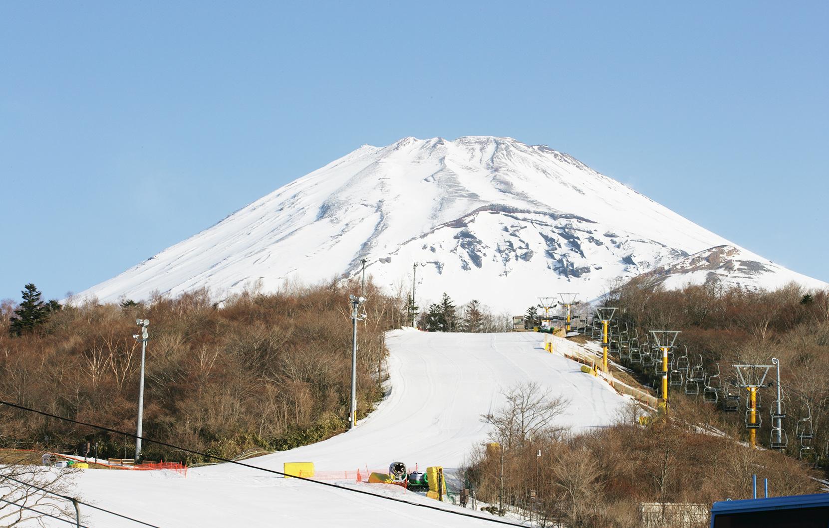 Mount Fuji Snow Day: Skiing & Winter Fun at Yeti Resort from Tokyo