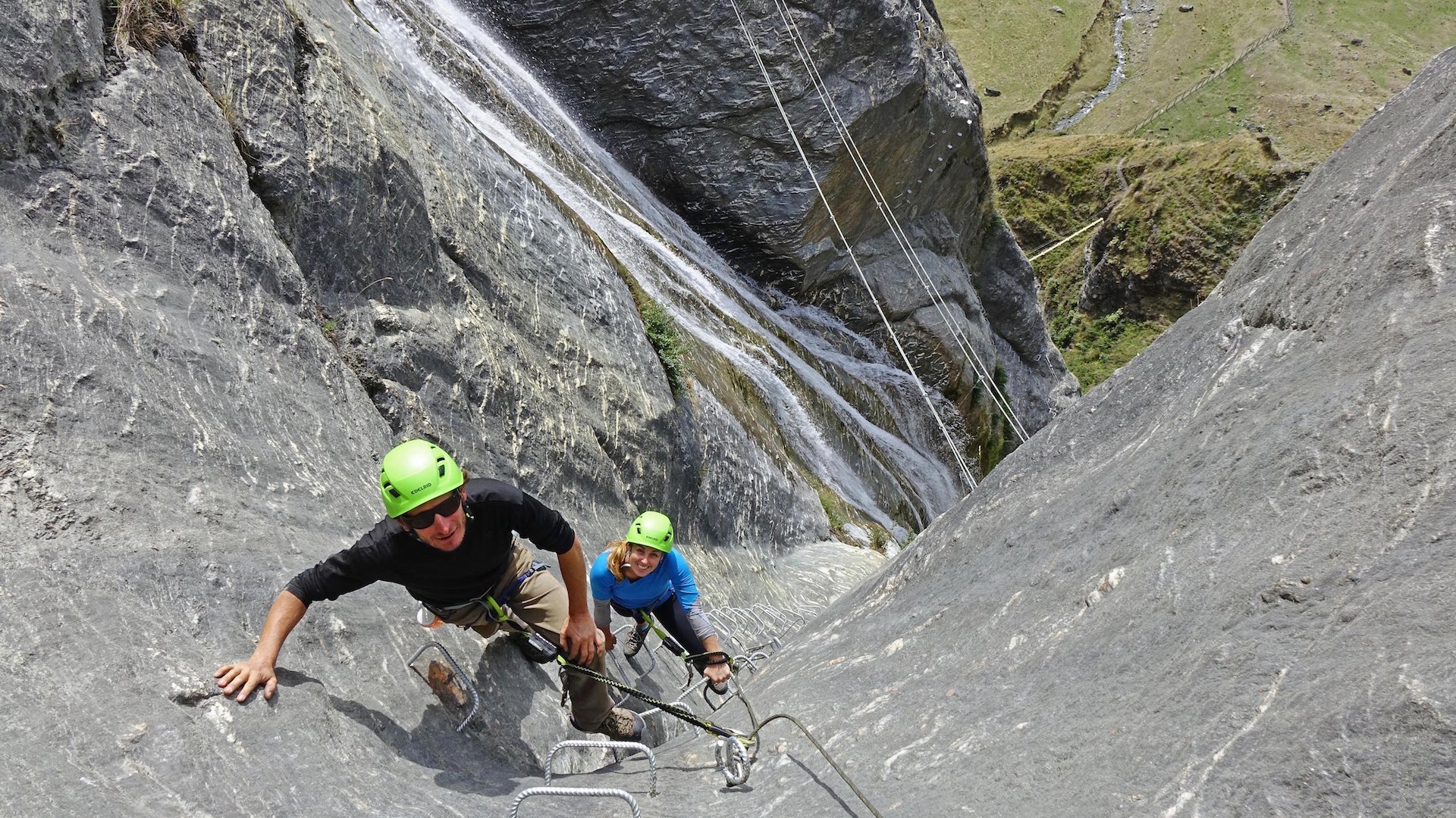 Wanaka: 4-Hour Intermediate Waterfall Cable Climb