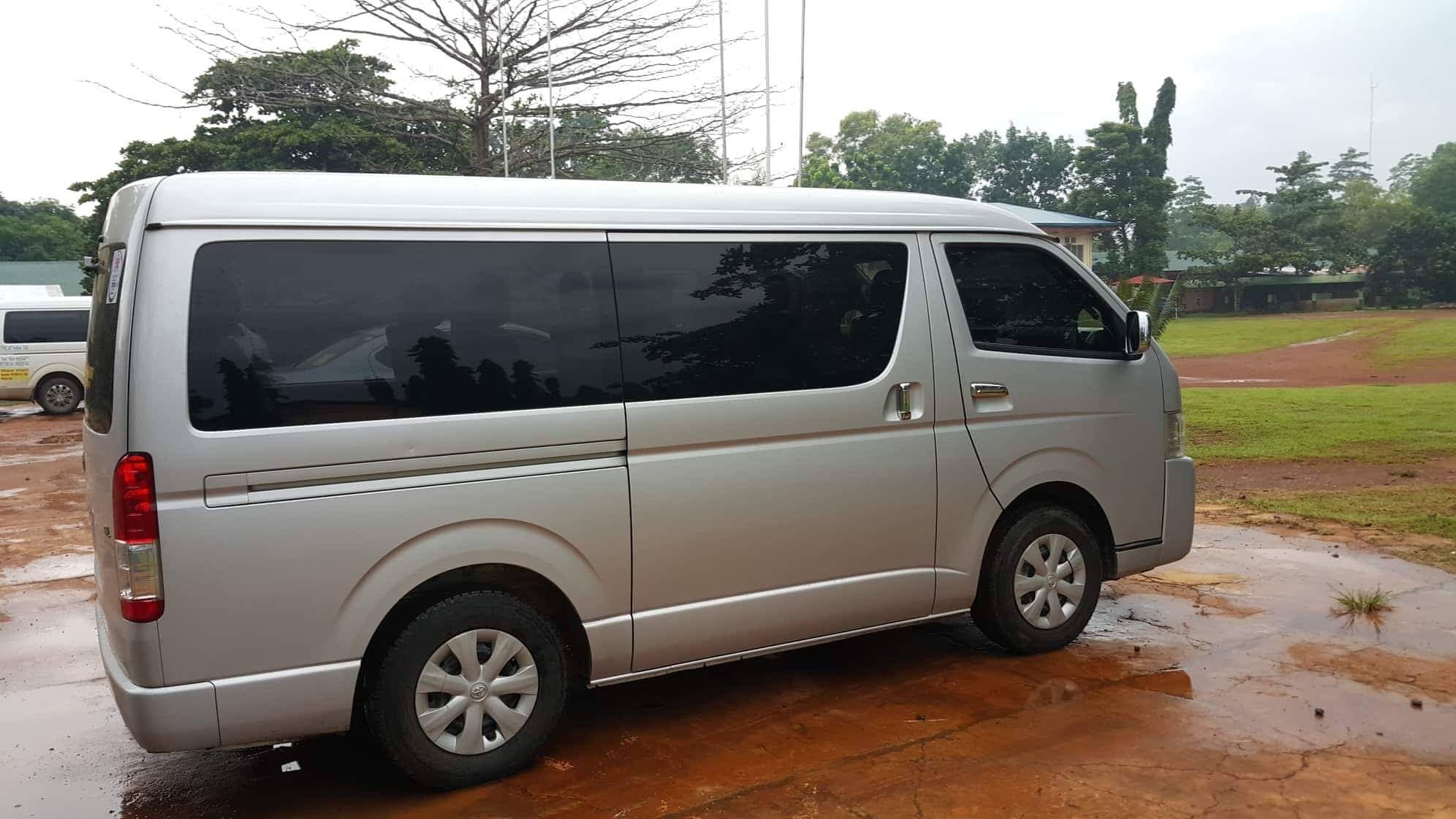 Shared or Private Van Transfer: Puerto Princesa and El Nido