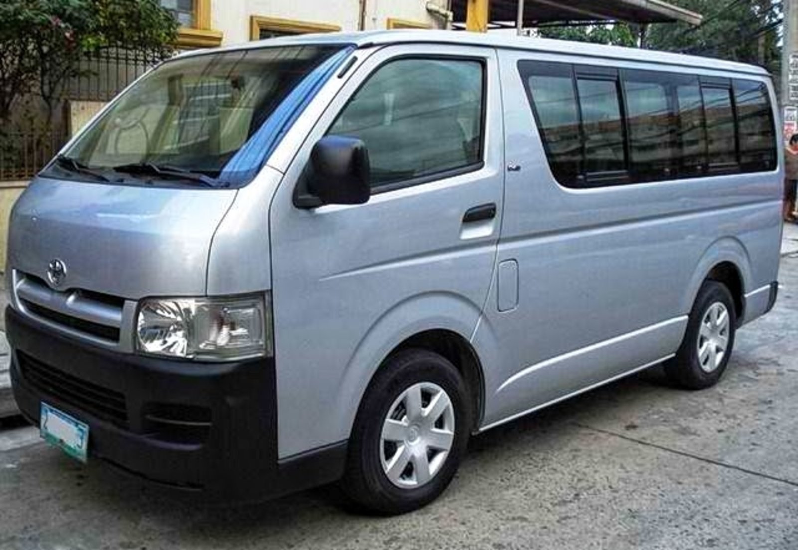 Shared or Private Van Transfer: Puerto Princesa and El Nido