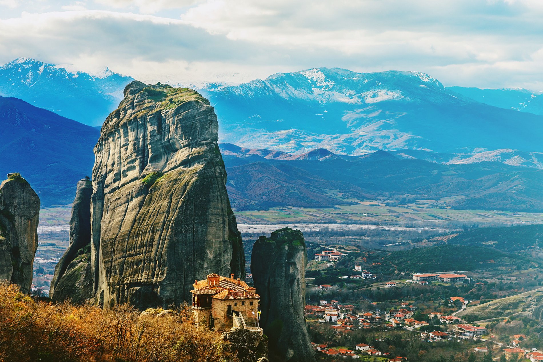 Thessaloniki to Meteora: Full-Day Guided Bus Excursion
