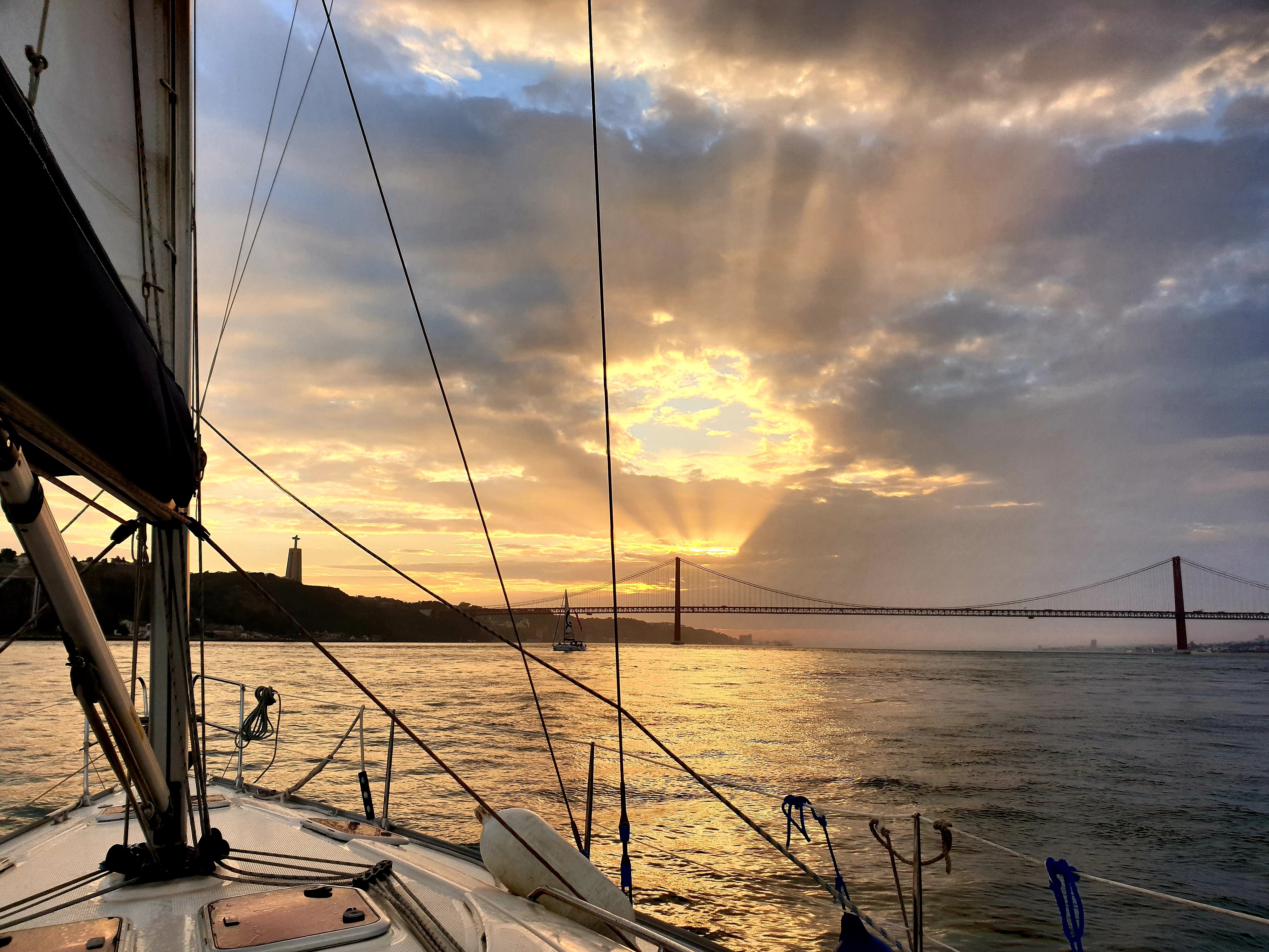 Lisbon Tagus River Sailing Cruise with Wine (Day or Sunset)