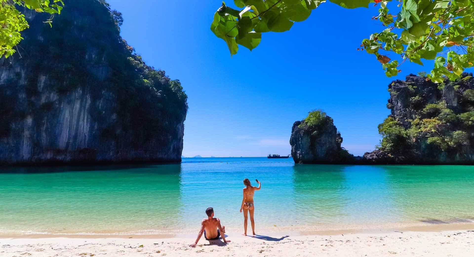 Krabi: Semi-Private Speedboat Tour to James Bond & Hong Islands