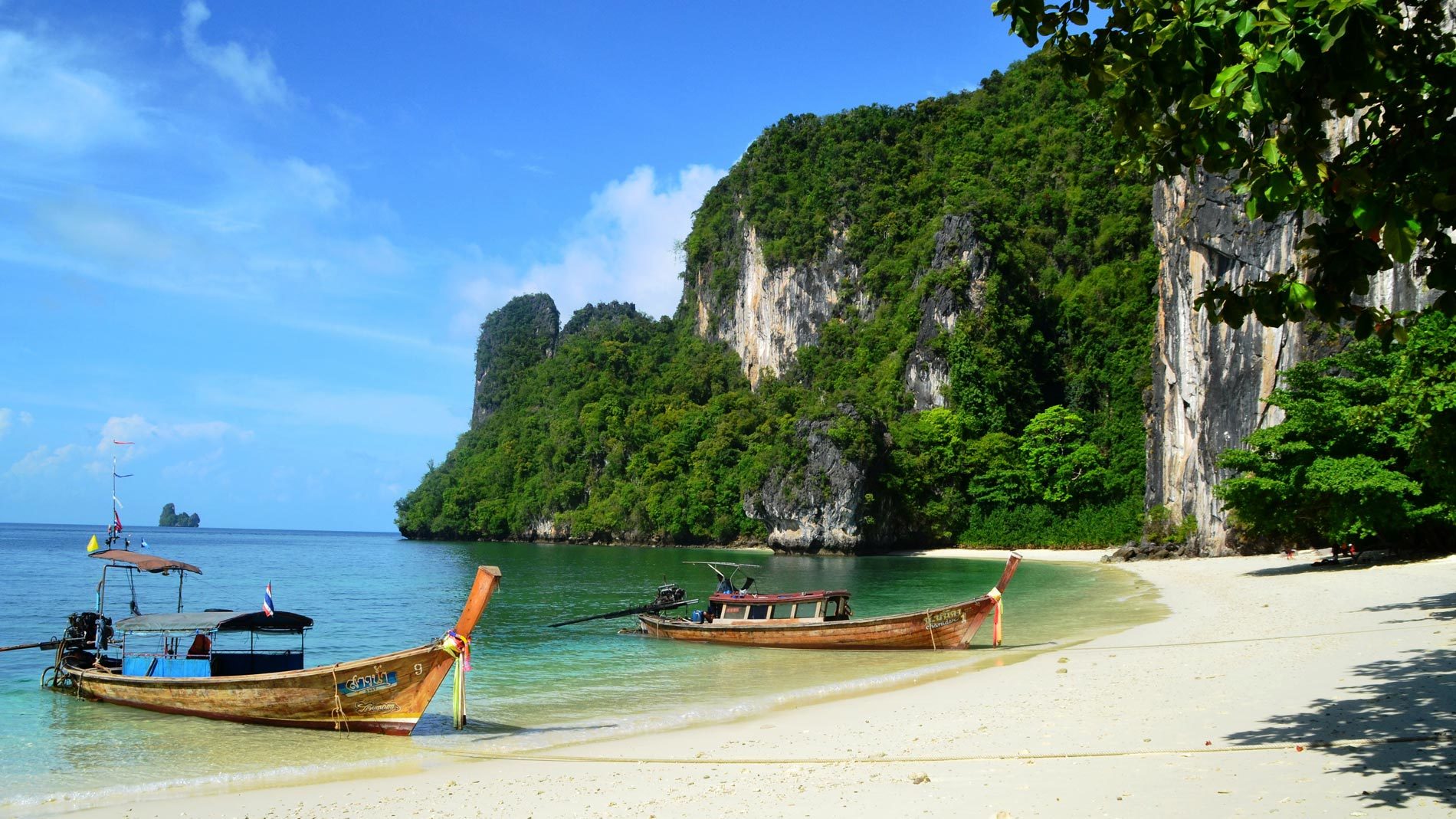 Krabi: Semi-Private Speedboat Tour to James Bond & Hong Islands