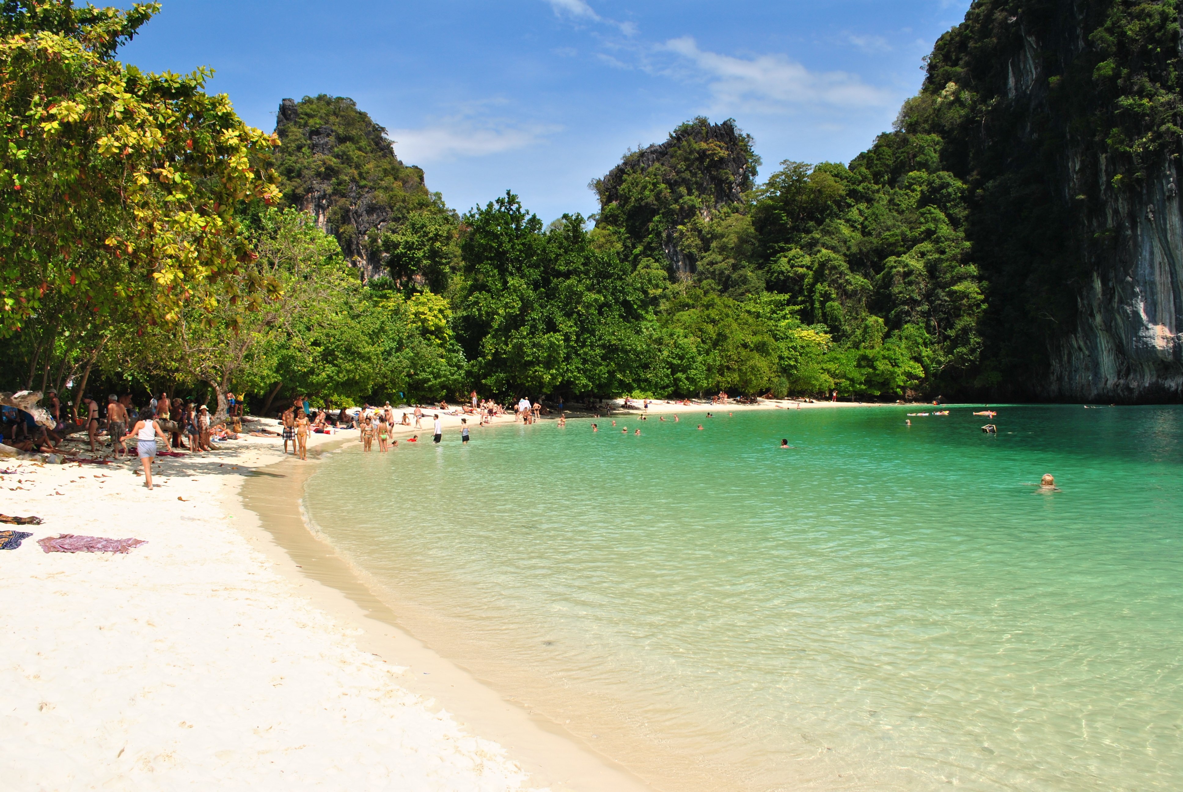 Krabi: Semi-Private Speedboat Tour to James Bond & Hong Islands