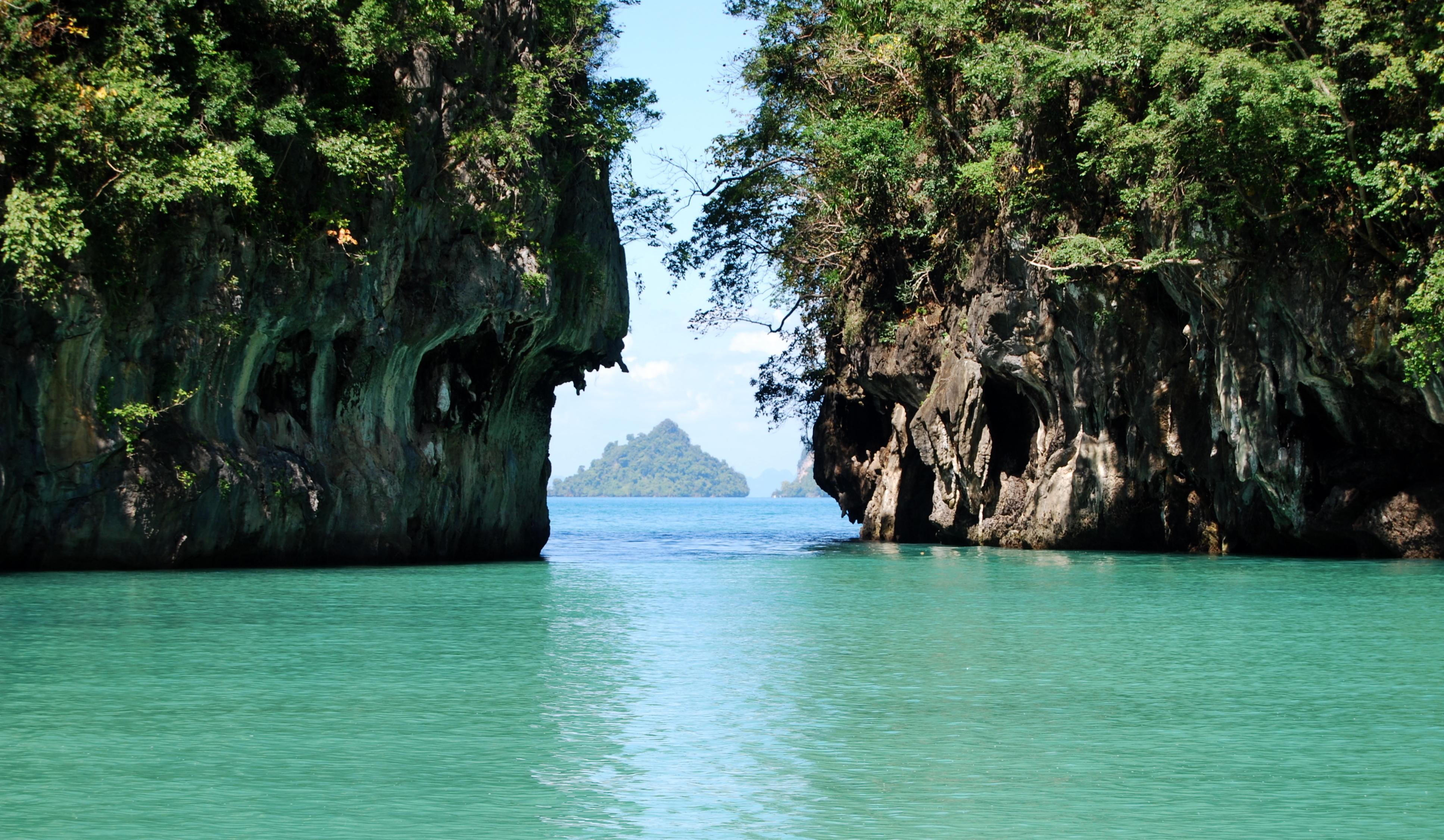 Krabi: Semi-Private Speedboat Tour to James Bond & Hong Islands