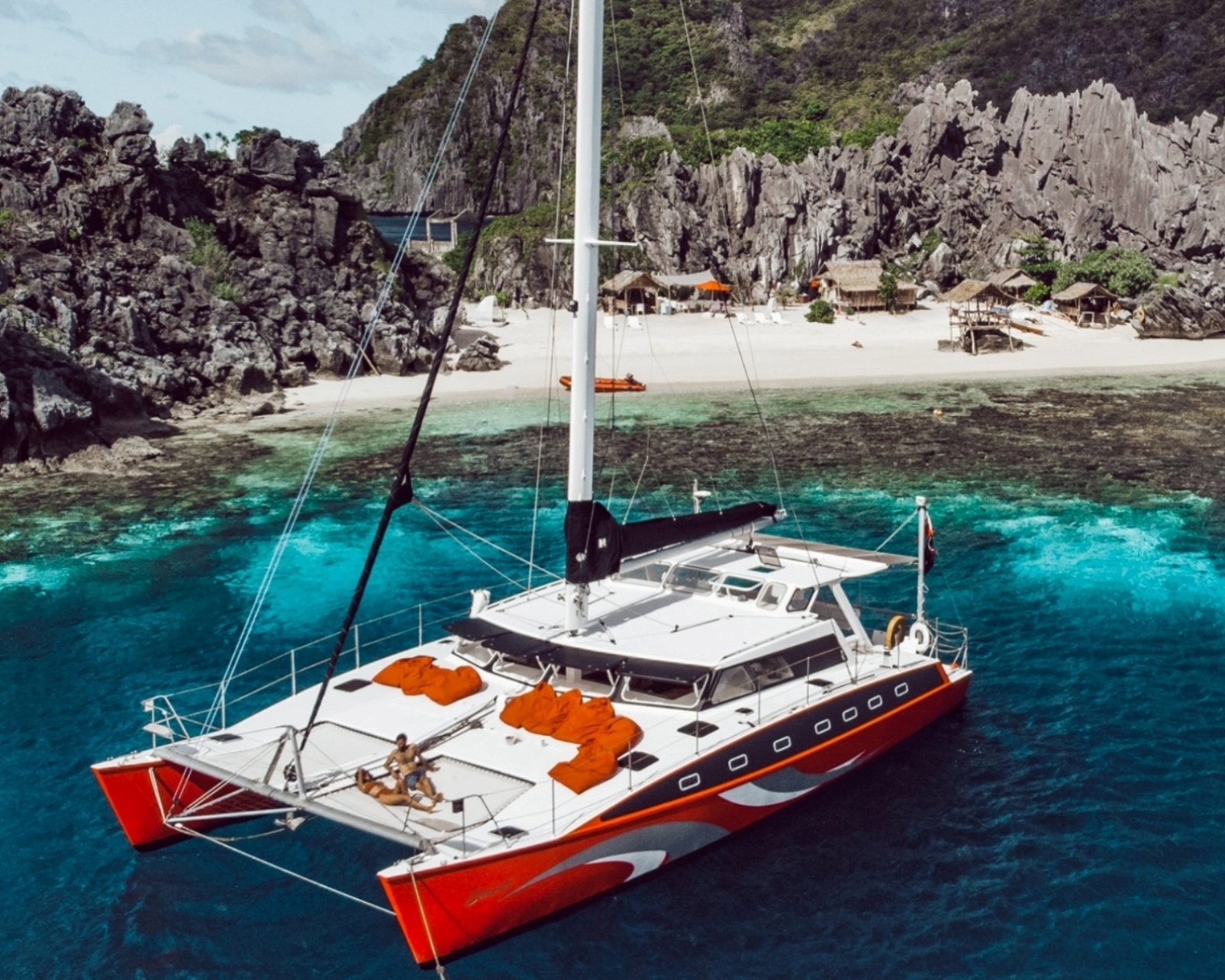 El Nido Premium Catamaran Island-Hopping Day Cruise