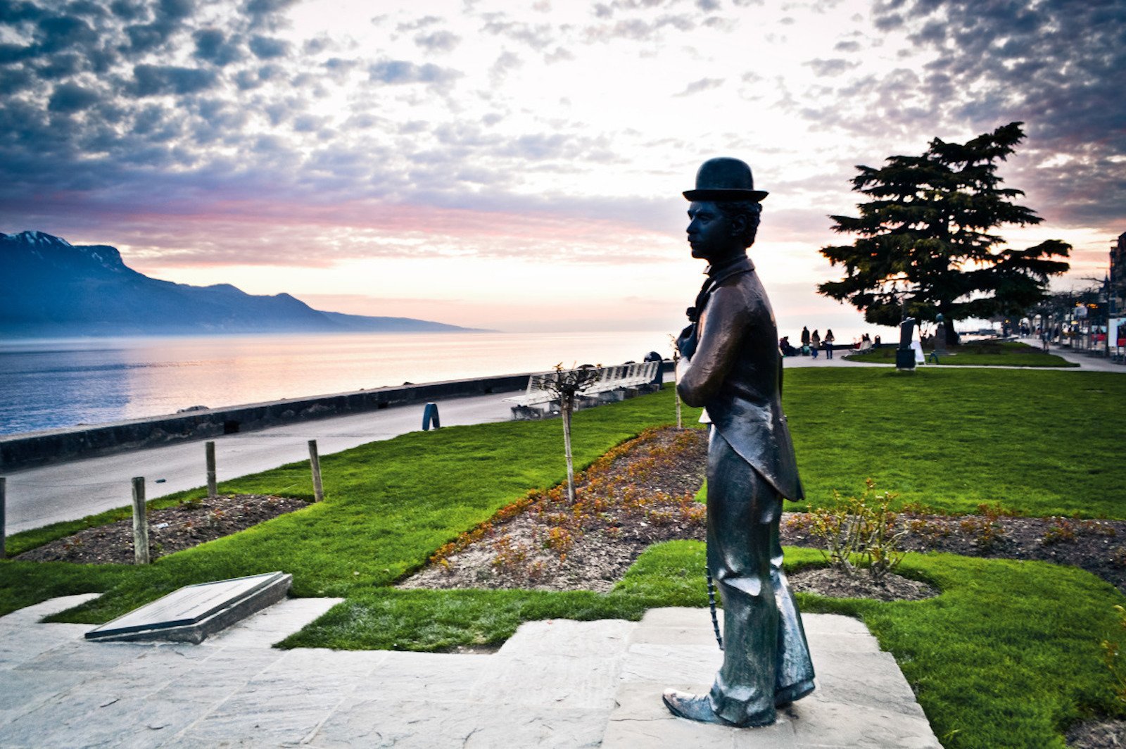 Lausanne to Montreux: Chaplin Museum, Lavaux Vineyards & Chillon Castle