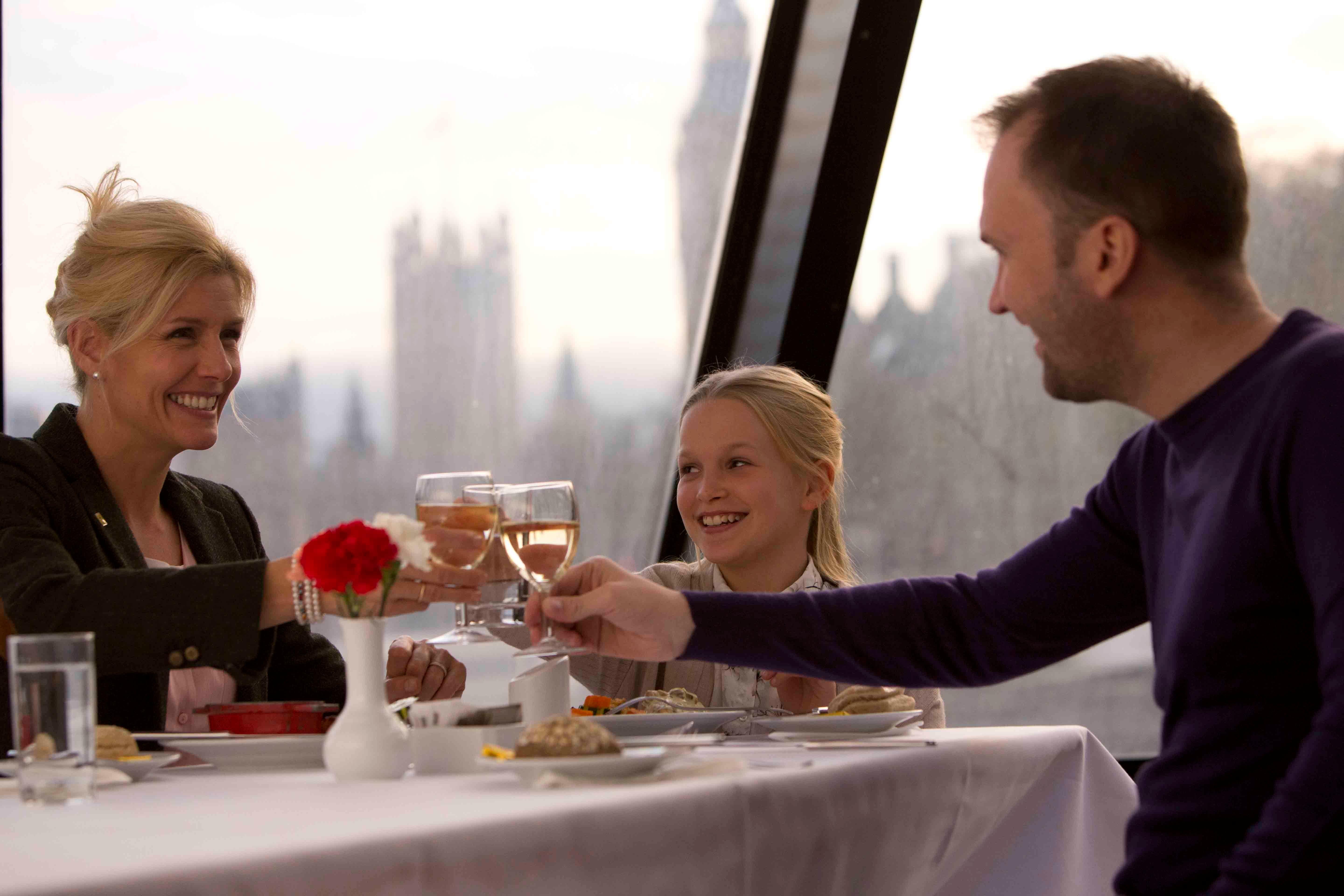 Thames lunch cruise from Tower Pier — image 14