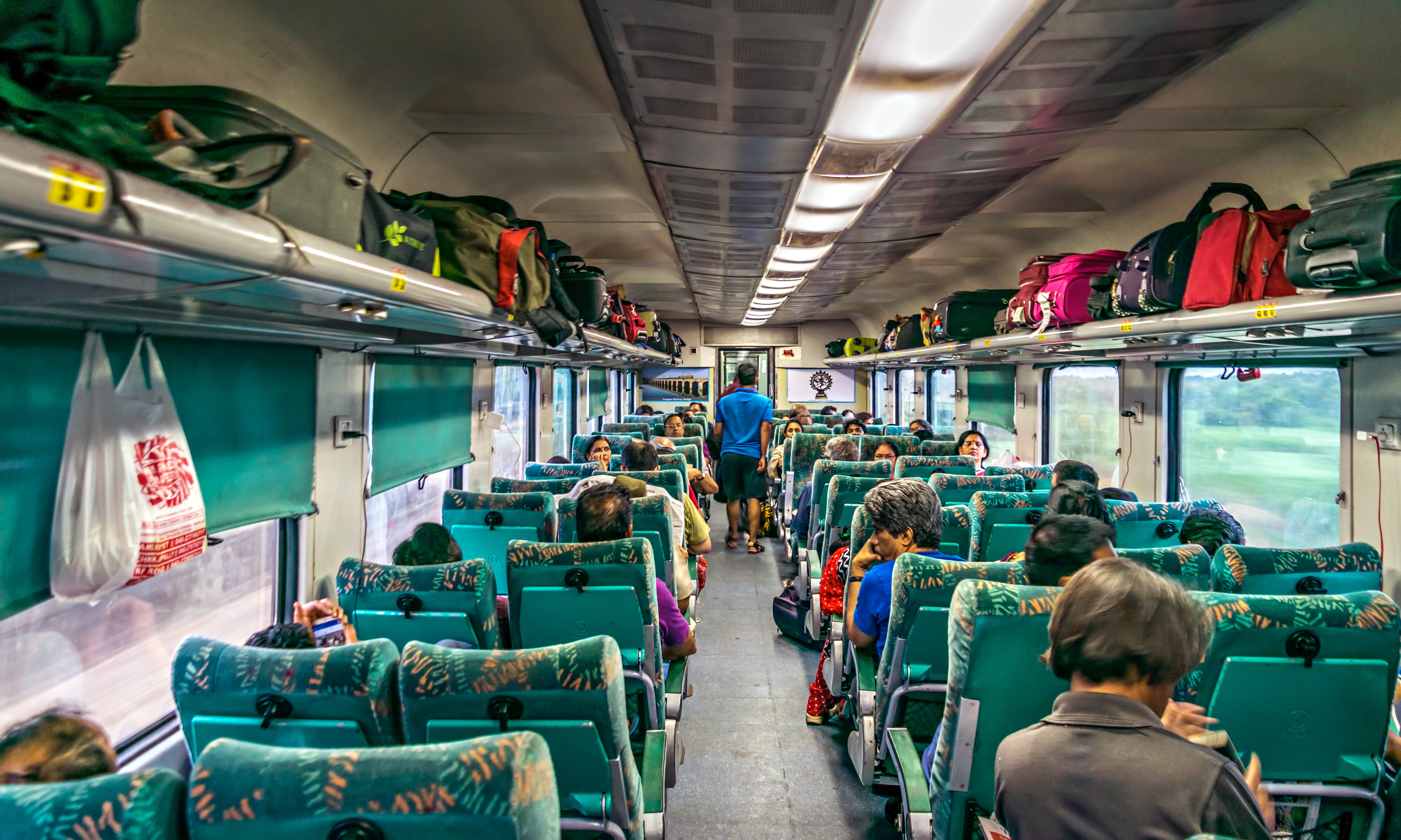 Delhi to Taj Mahal & Agra Day Tour by Gatimaan Express