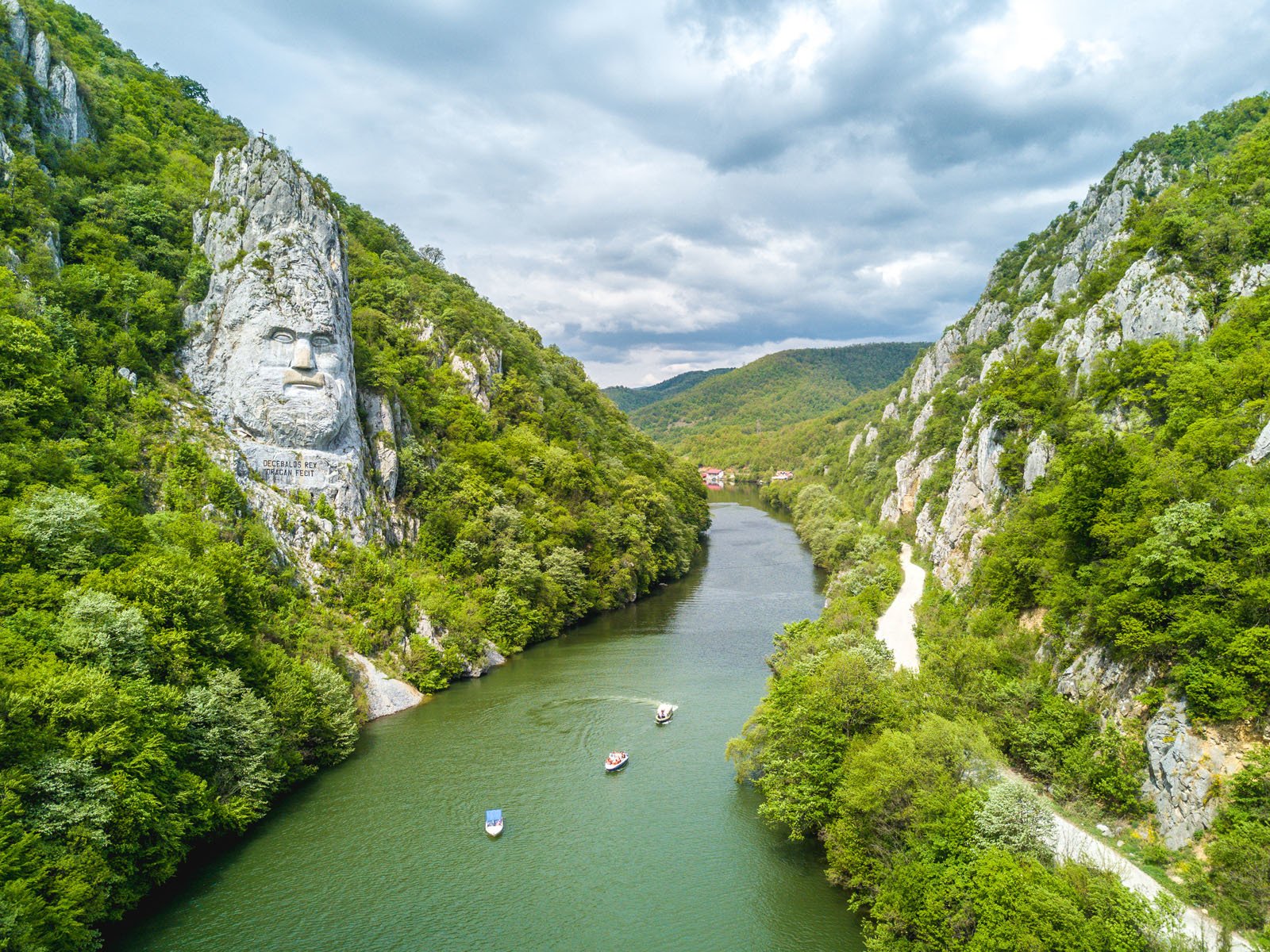 Iron Gate Gorge Full-Day Adventure with Speedboat & Fortress