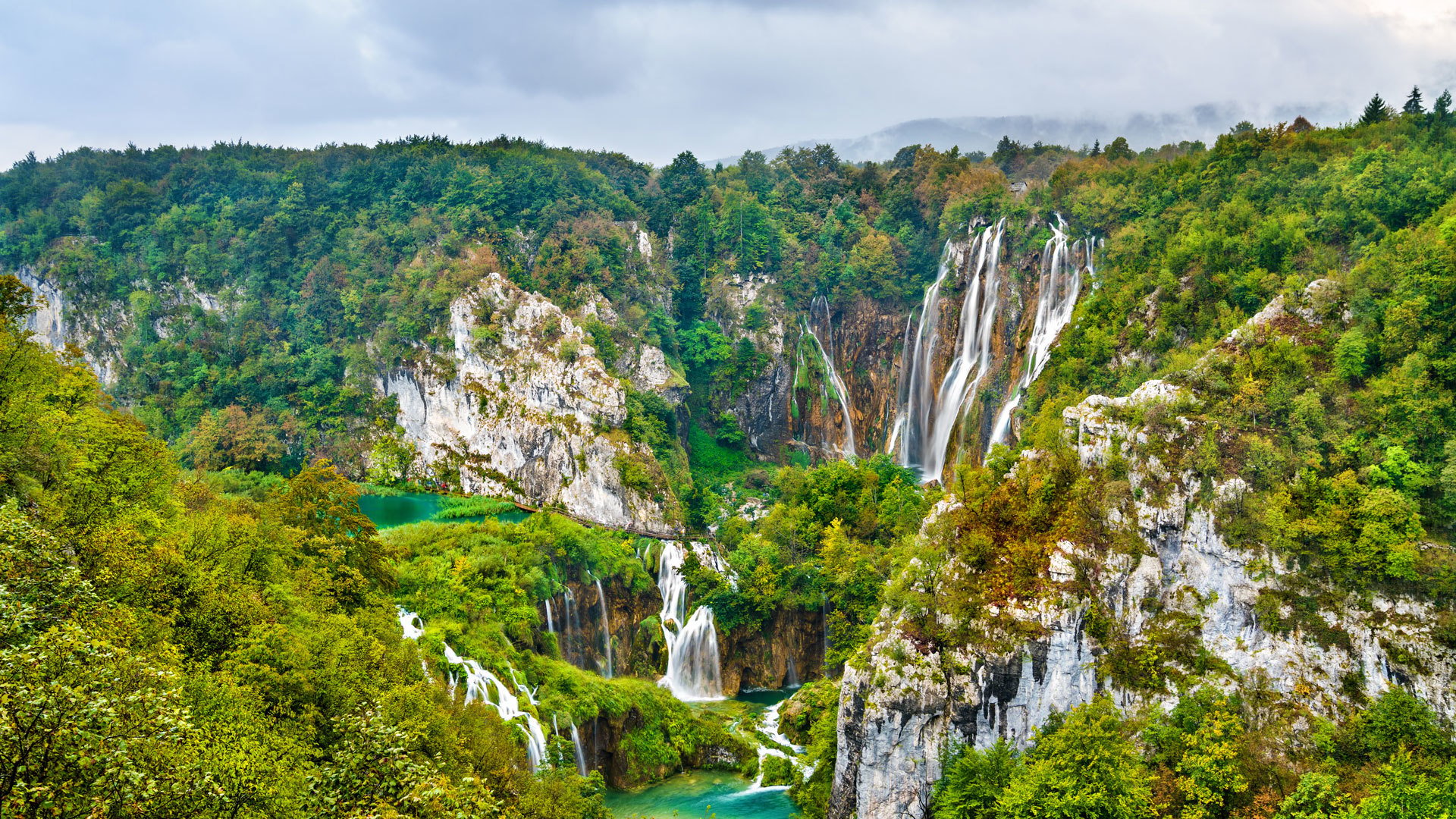 Split to Zagreb Transfer: Plitvice Lakes Guided Day Trip